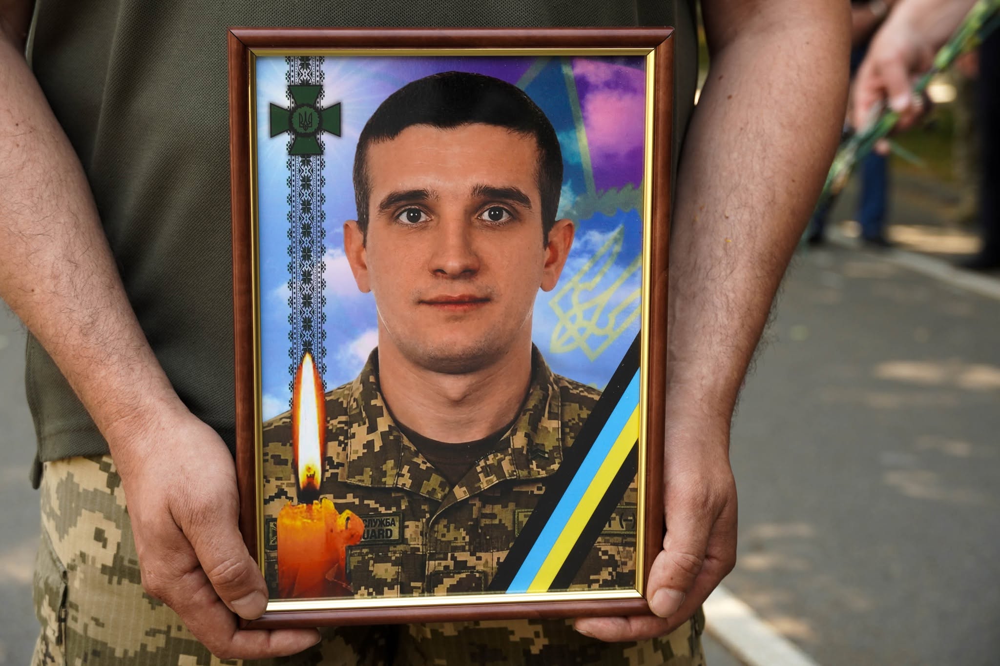 Прощання із полеглим прикордонником Ярославом Шляхтою