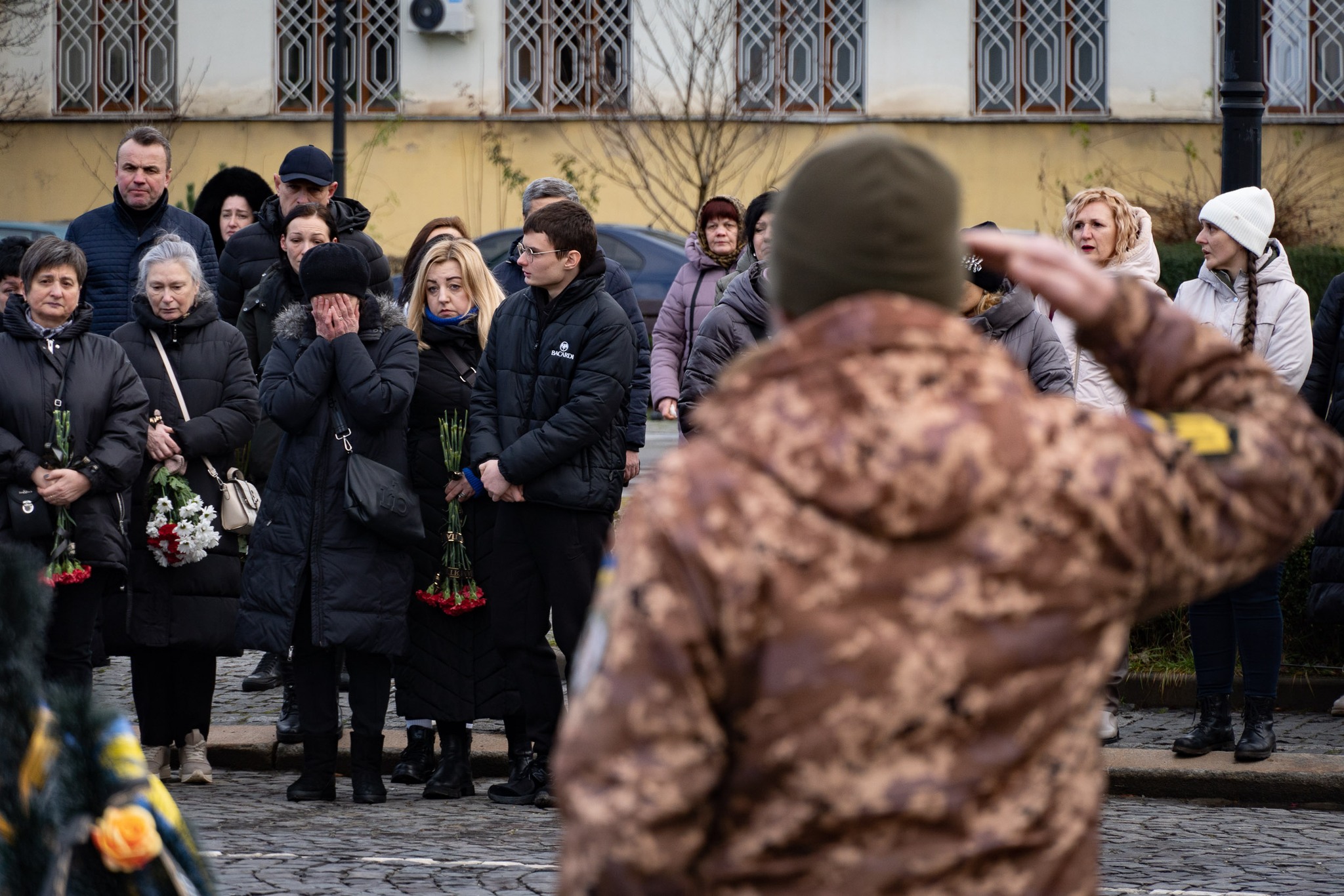 Пристні не можуть втиматися від сліз, прощаючись із Захисником 