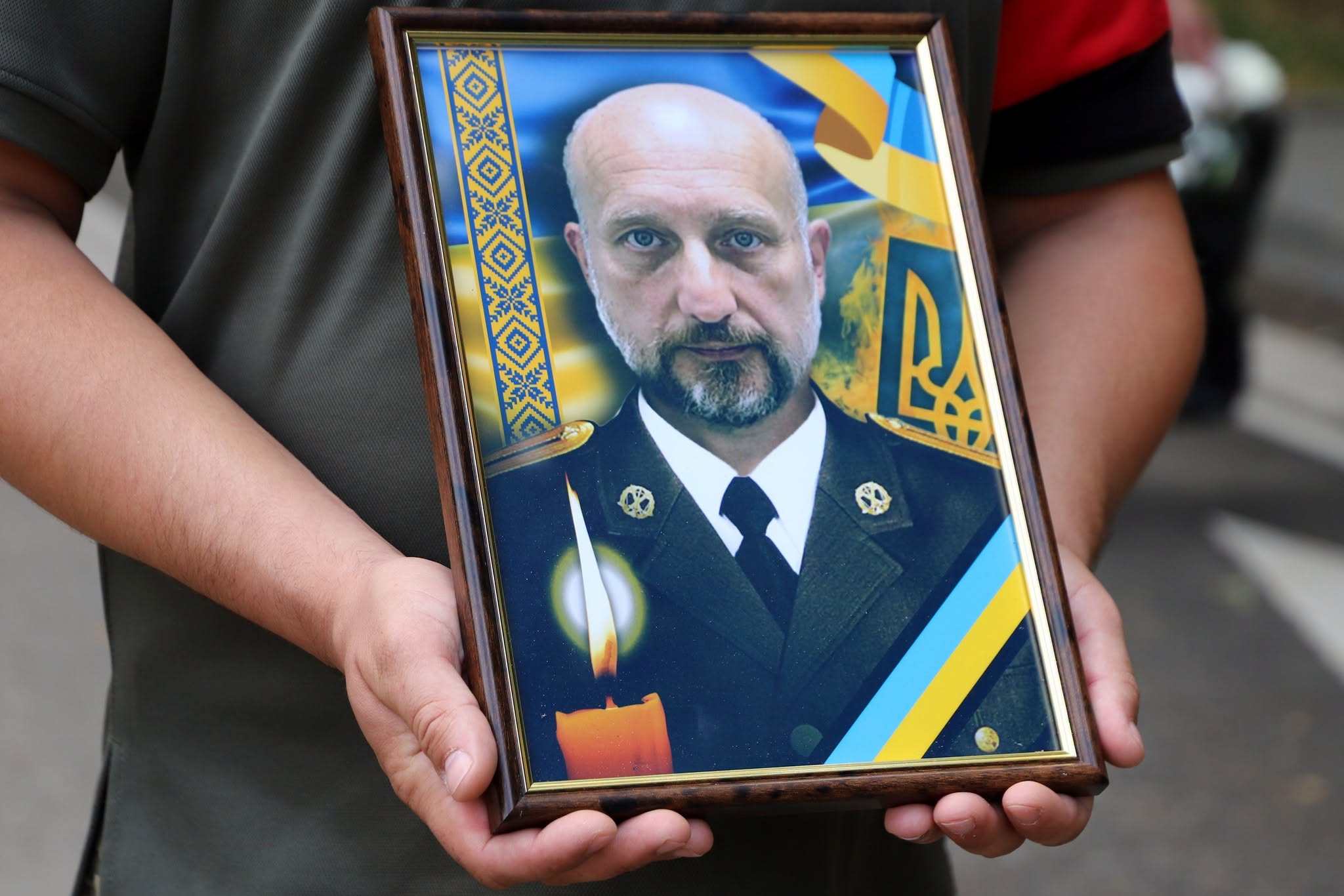 Прощання із полеглим воїном, лікарем-хірургом Олегом Наконечним в Ужгороді