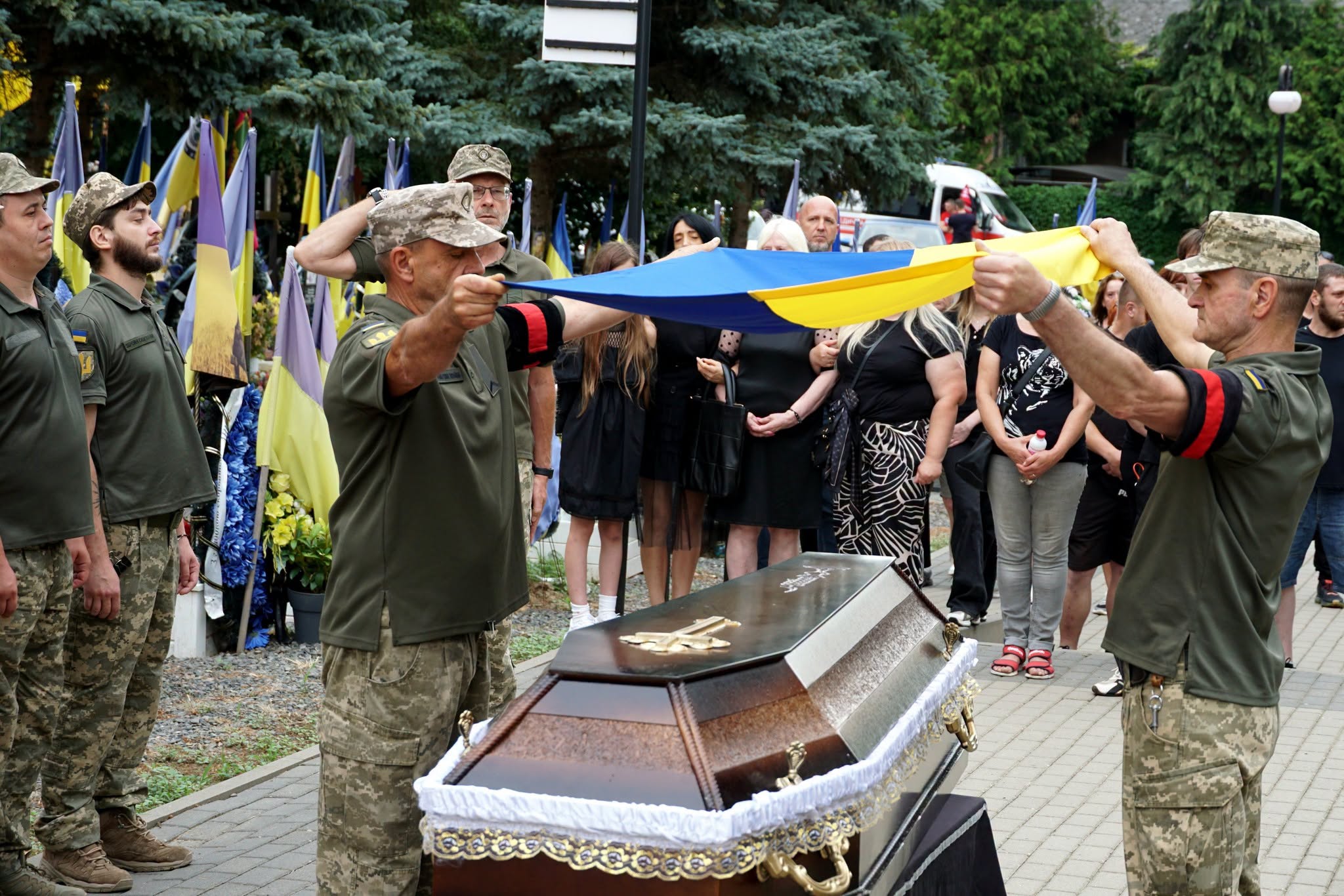 Прощання із полеглим воїном Іштваном Гуяном в Ужгороді