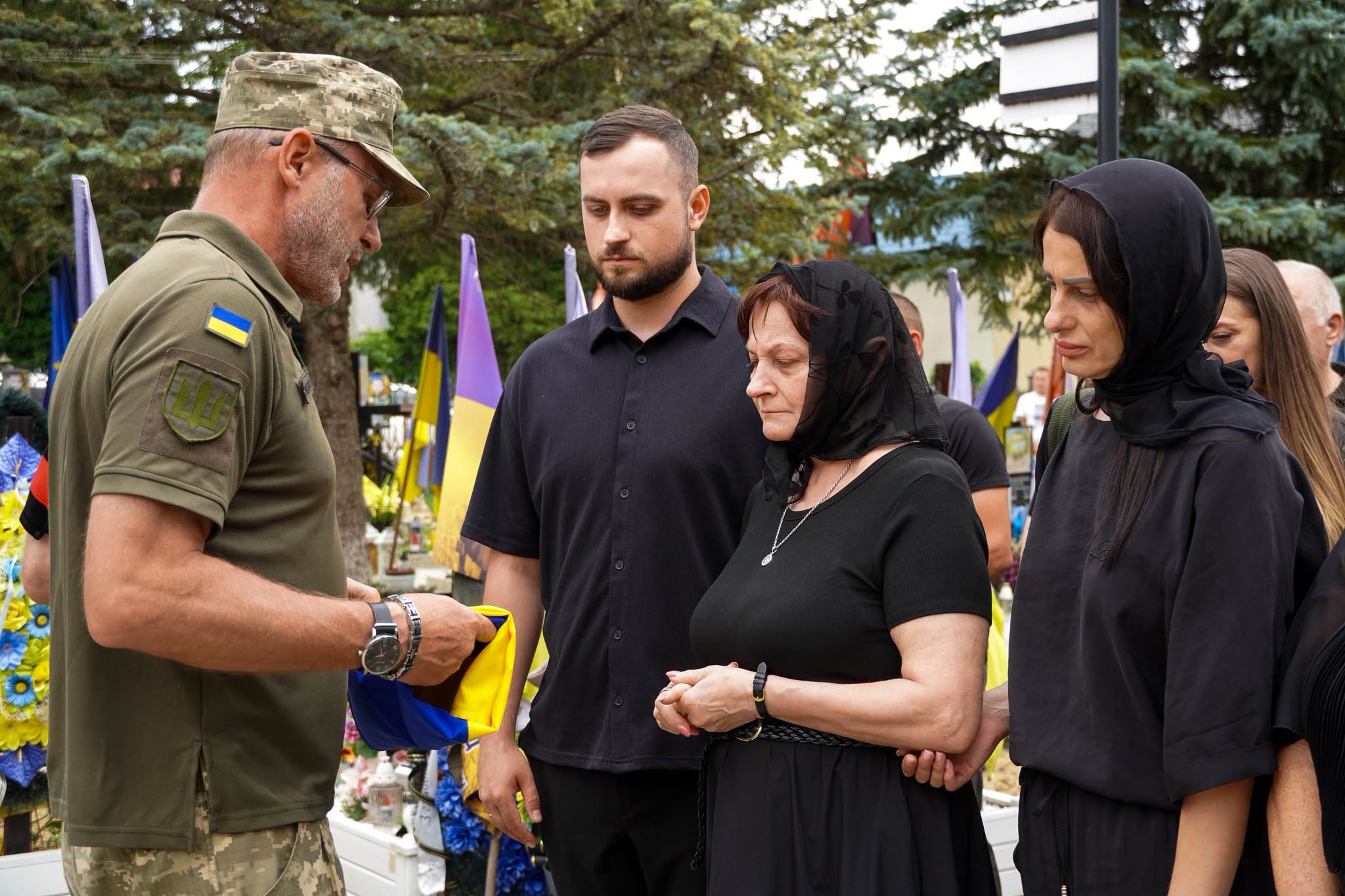 Прощання із полеглим воїном Юрієм Легезою в Ужгороді