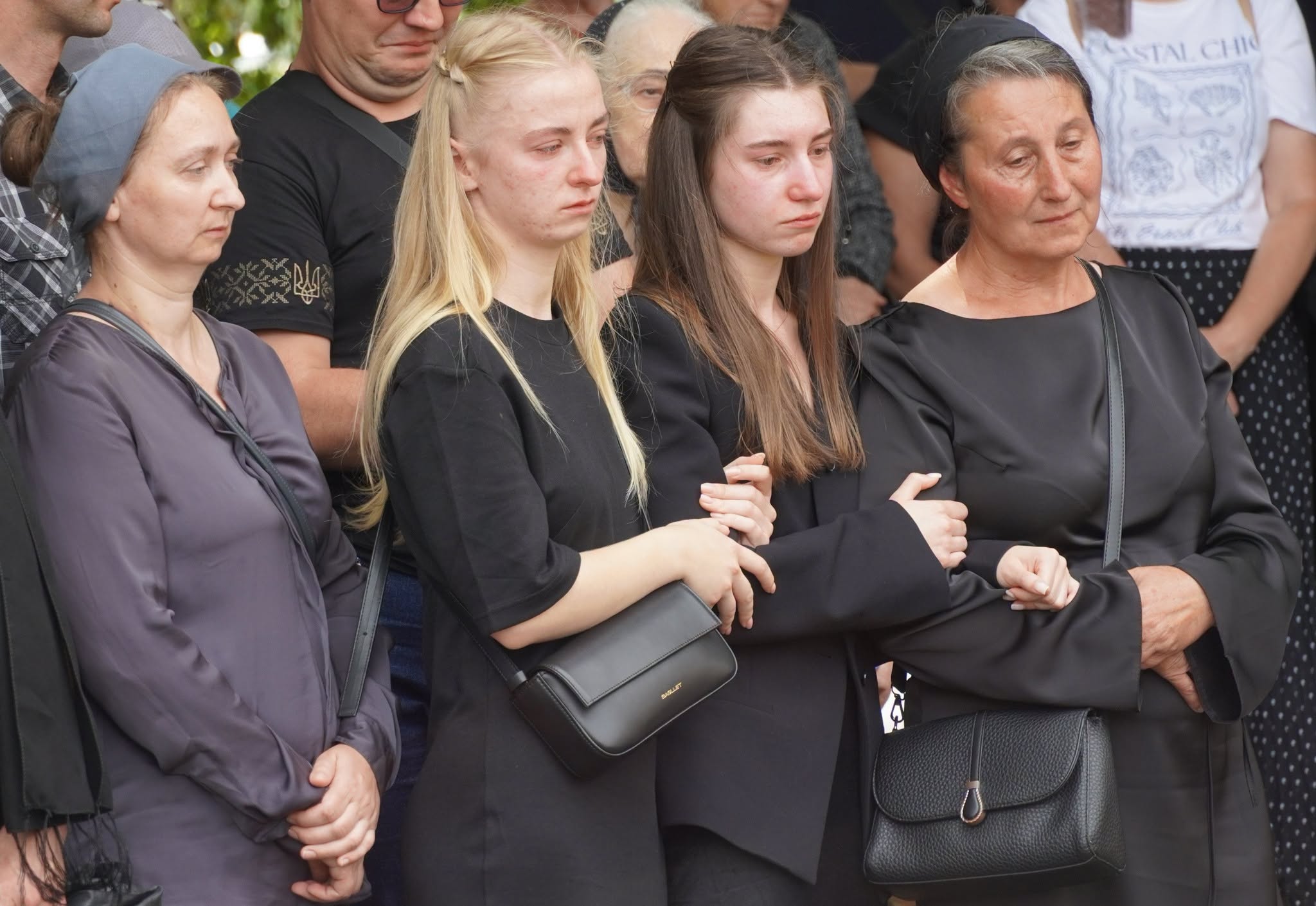 Прощання із полеглим воїном Олександром Карбованцем