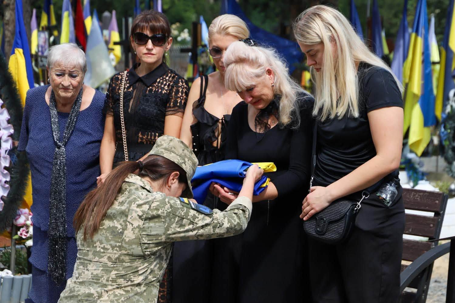 Прощання із полеглим воїном Сергієм Івановим в Ужгороді