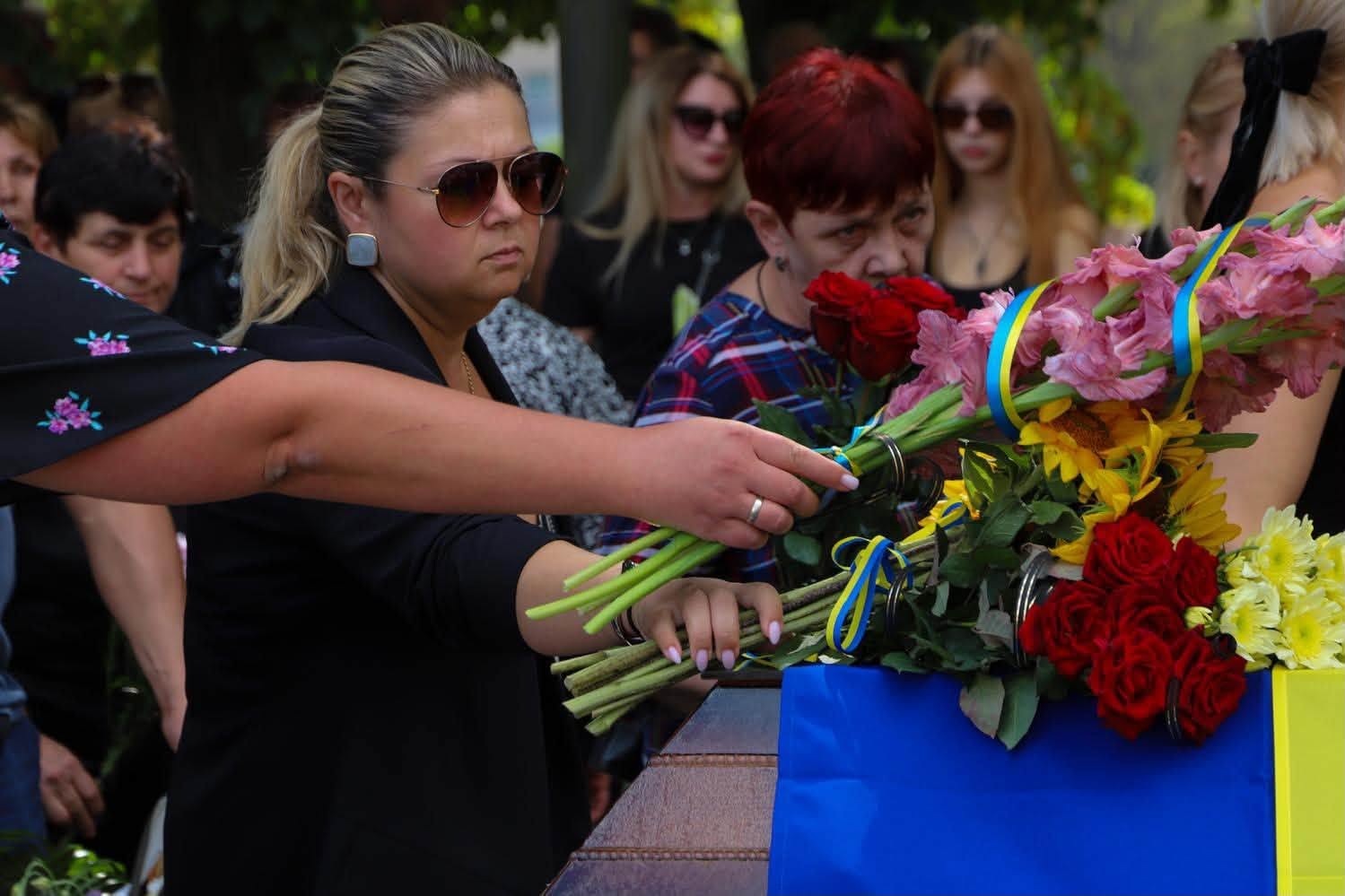 Прощання із полеглим воїном Сергієм Івановим в Ужгороді