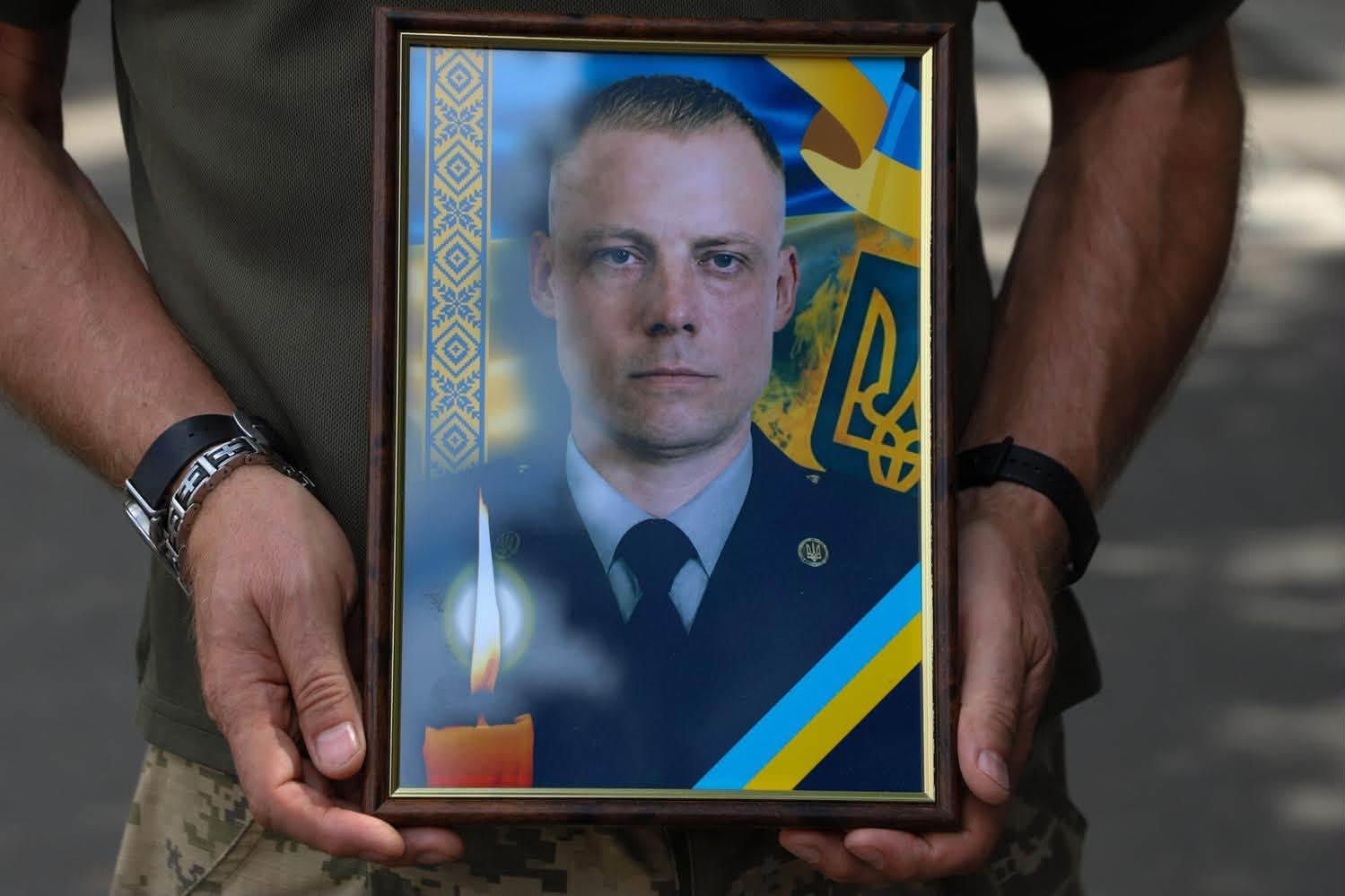 Прощання із полеглим воїном Сергієм Івановим в Ужгороді