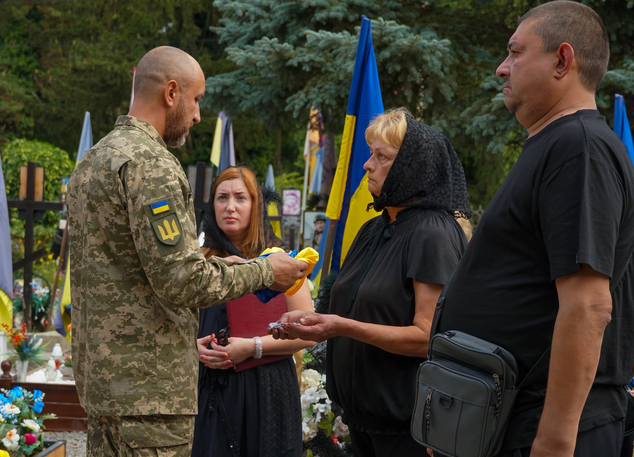 Прощання із воїном Артемом Талаєвим в Ужгороді