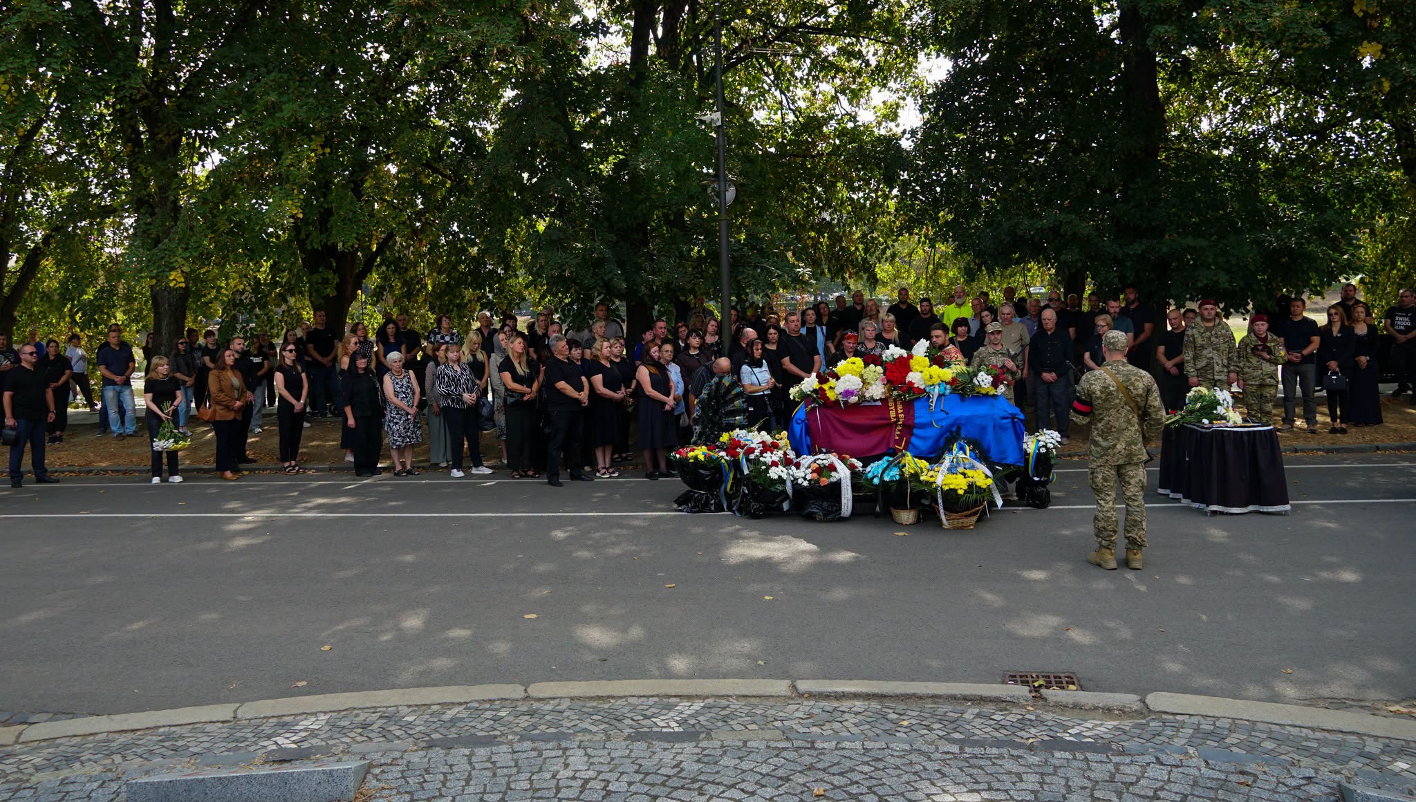 Прощання із воїном Артемом Талаєвим в Ужгороді