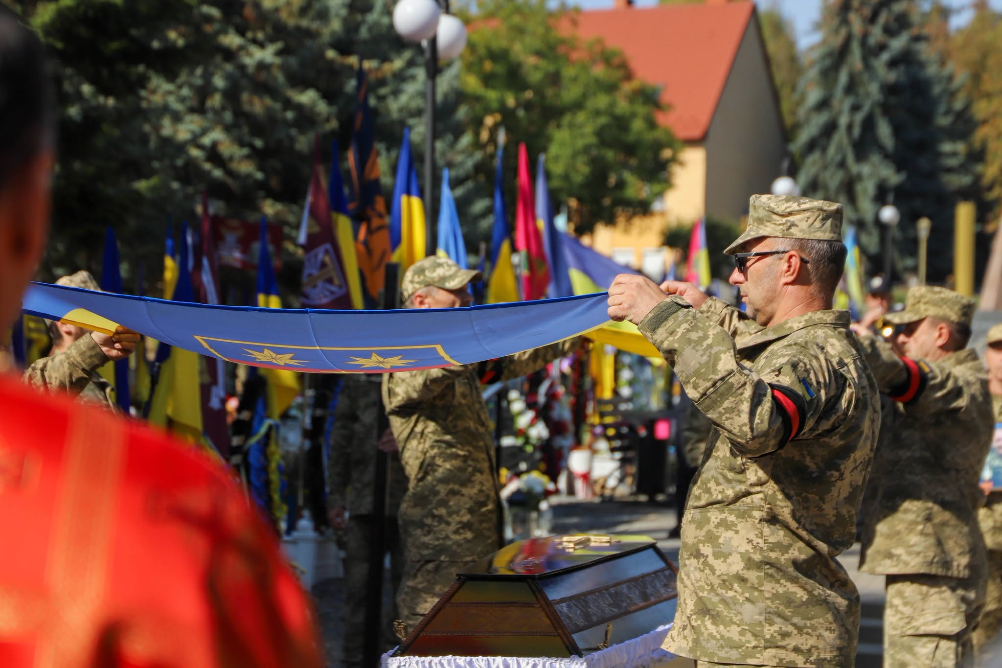 Прощання із воїном Віталієм Черваком