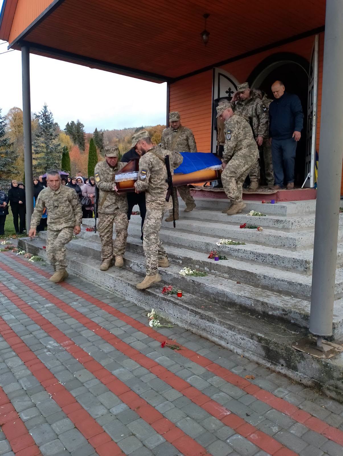 Прощання із захисником Василем Соломкою на Воловеччині