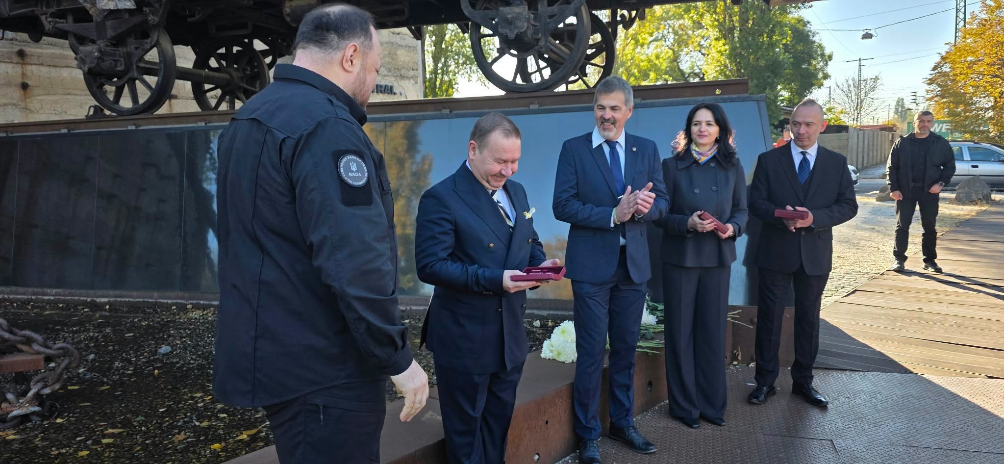 Угорських волонтерів нагородили орденом «За заслуги» III ступеня
