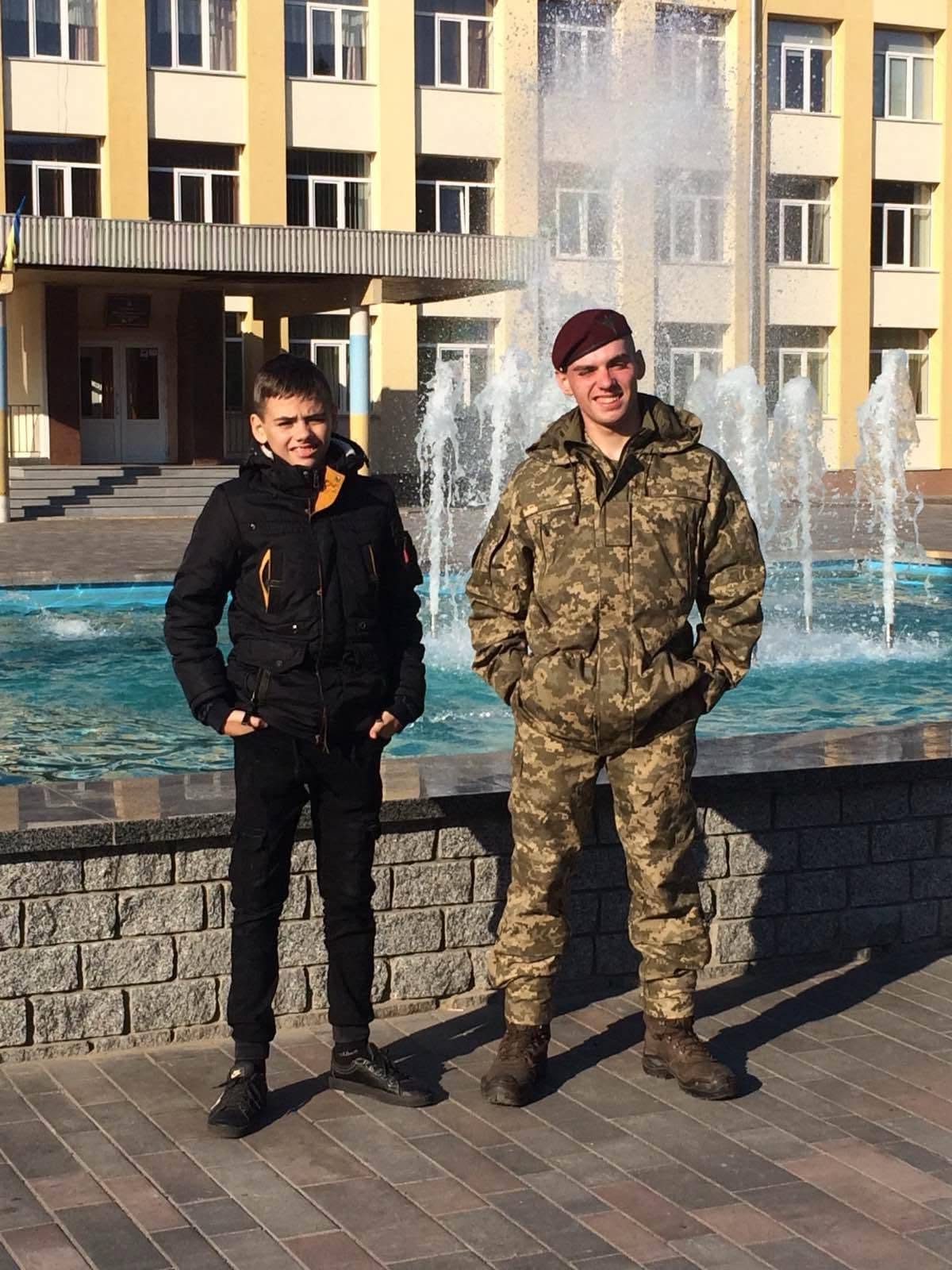 На передовій загинув воїни із Ужгорода Денис та Анатолій Кофелі