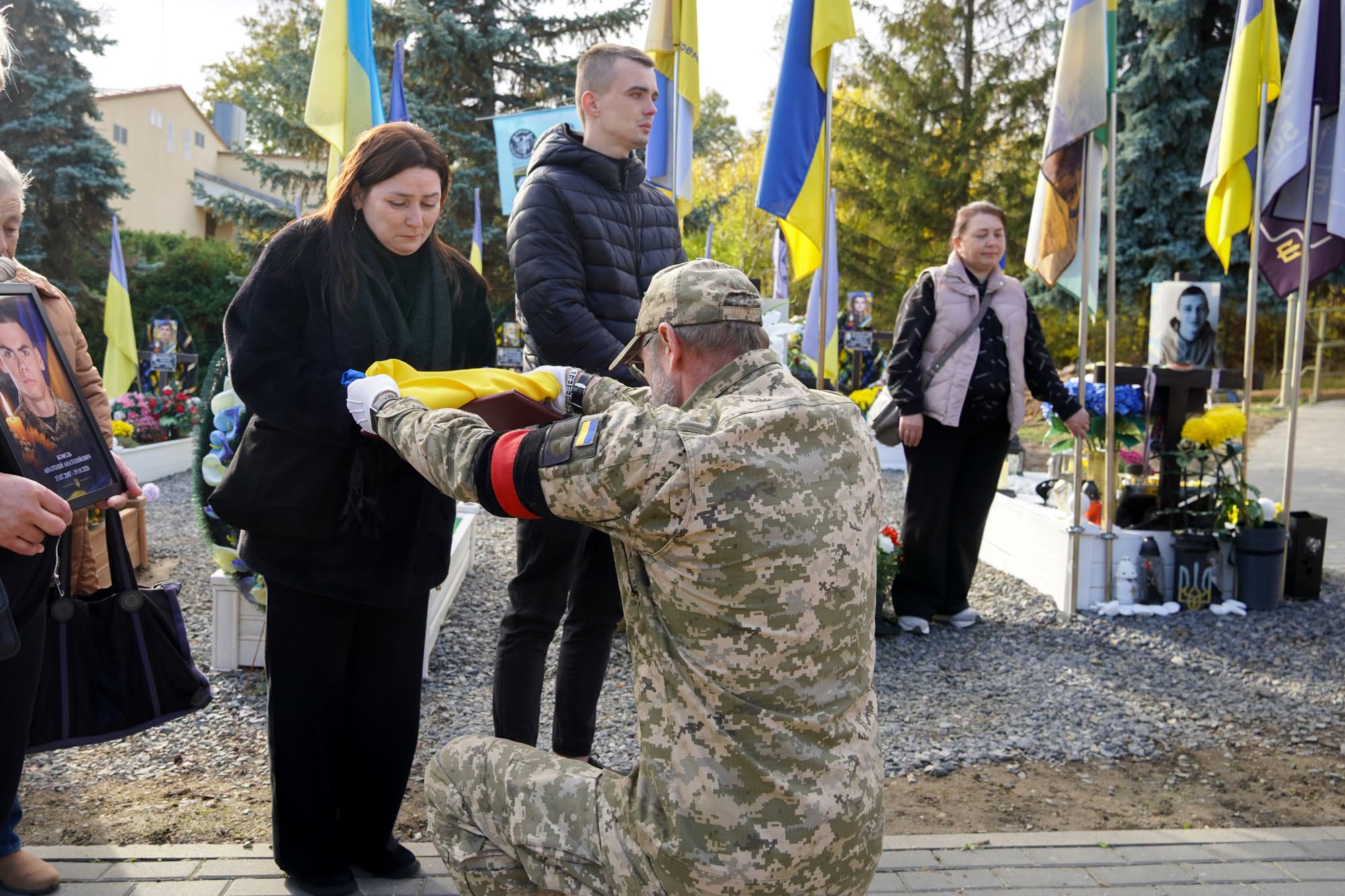 В Ужгороді попрощалися із 19-річним воїном Анатолієм Кофелем