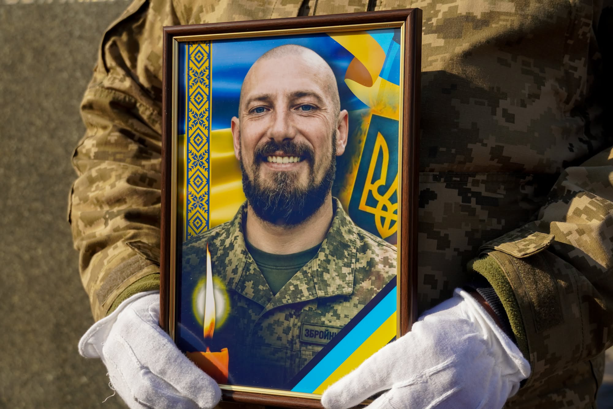Ужгород прощається із 40-річним військовим Валентином Балогою