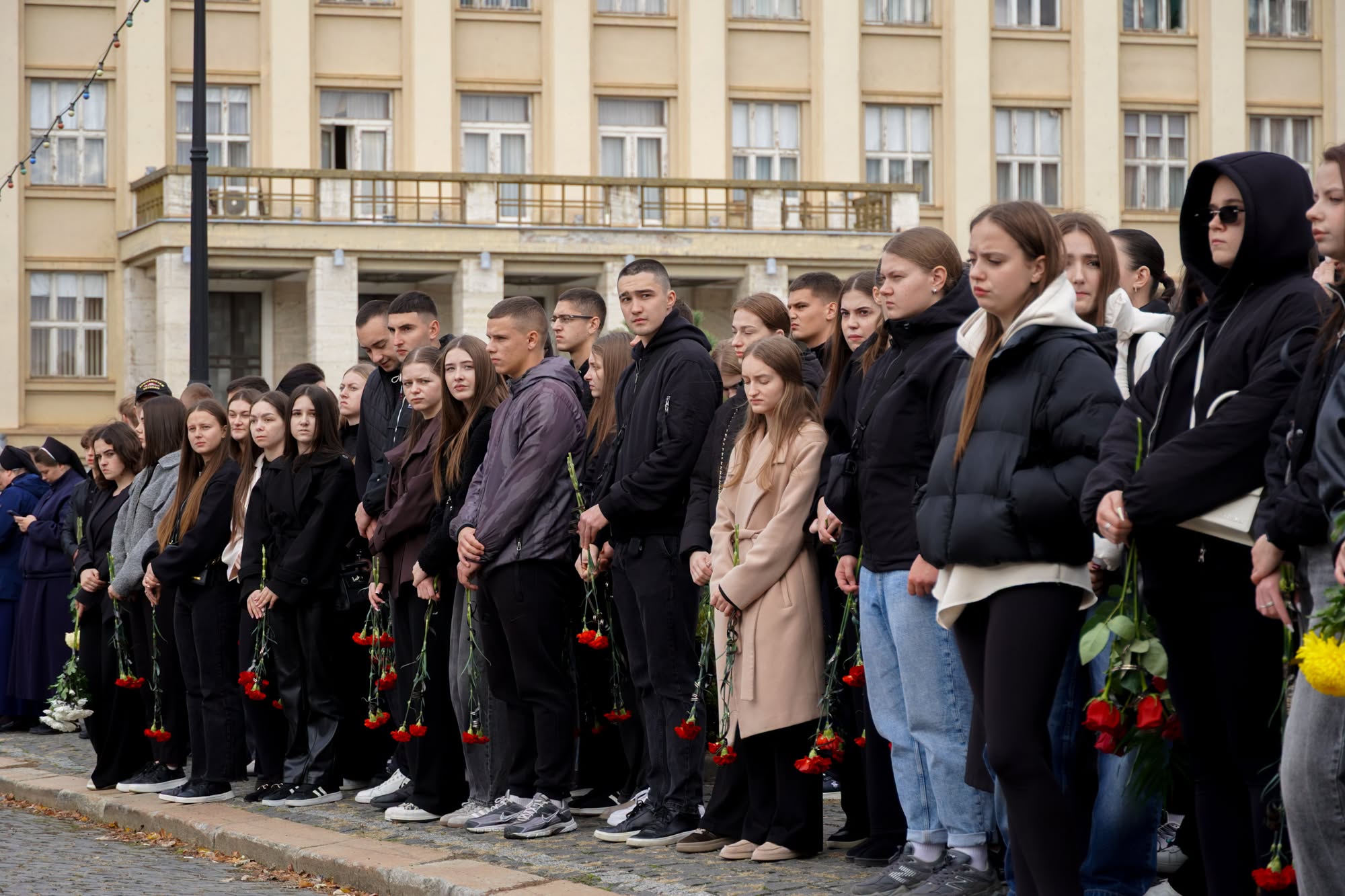 В Ужгороді попрощалися із 19-річним воїном Анатолієм Кофелем