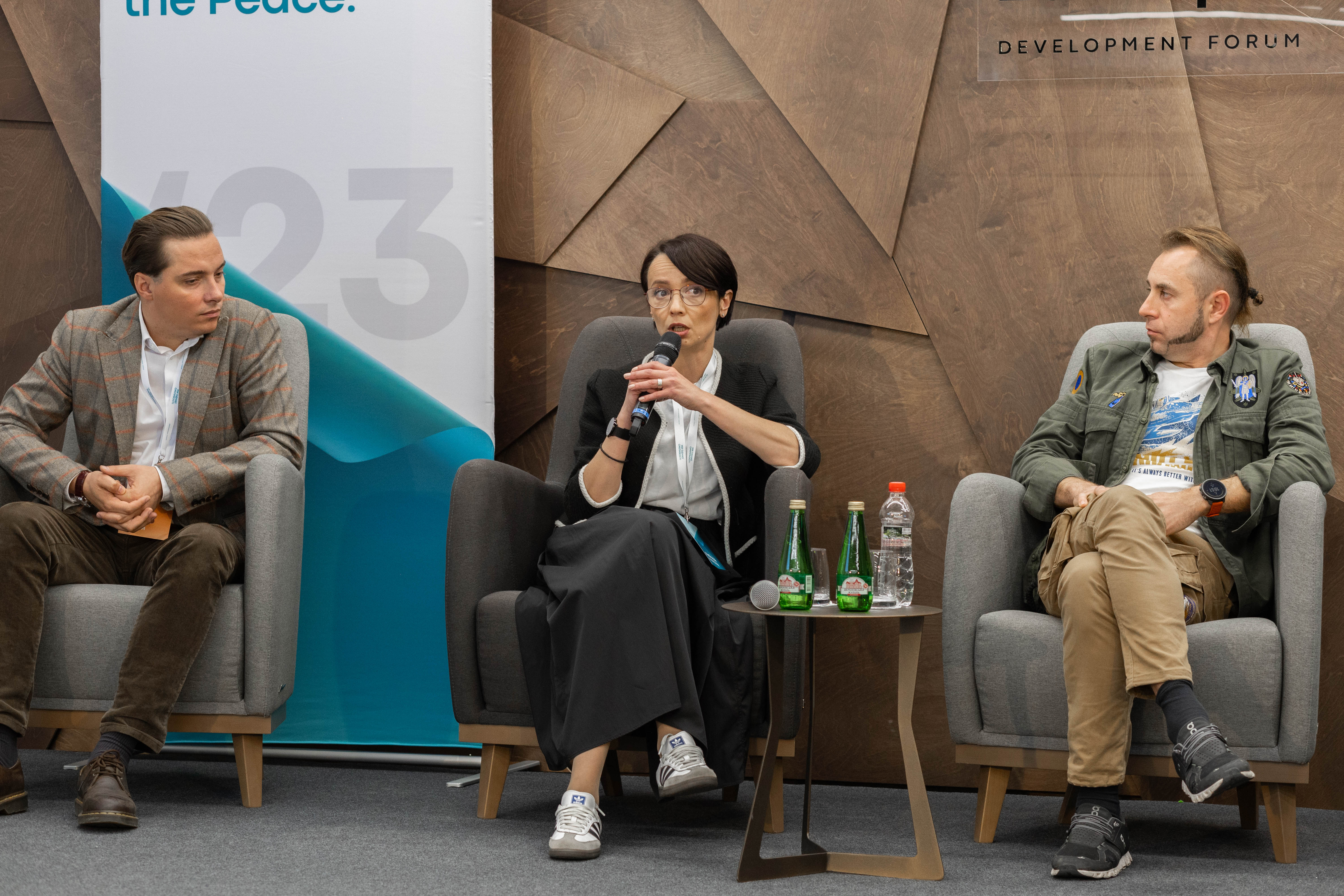 Андрій Любка під час форуму Re: Open Zakarpattia 2023 з іншими спікерами