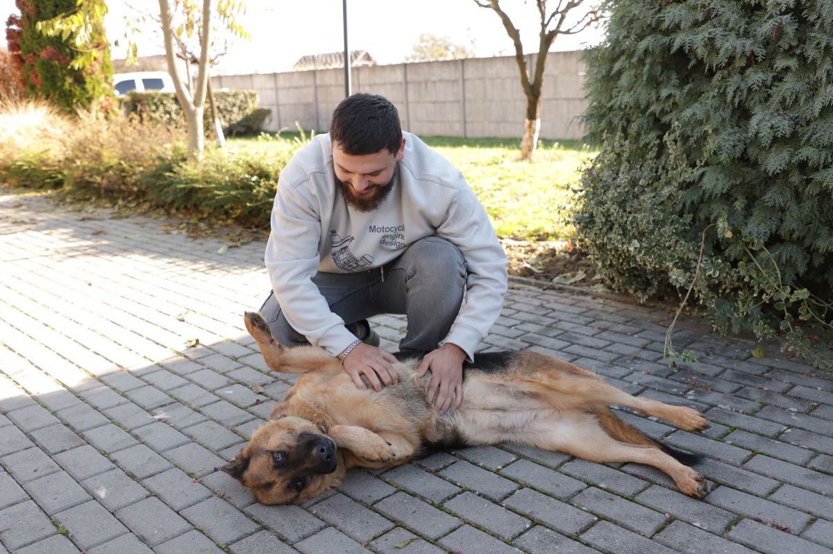 Ігор Кепещук з вівчаркою Кайрою