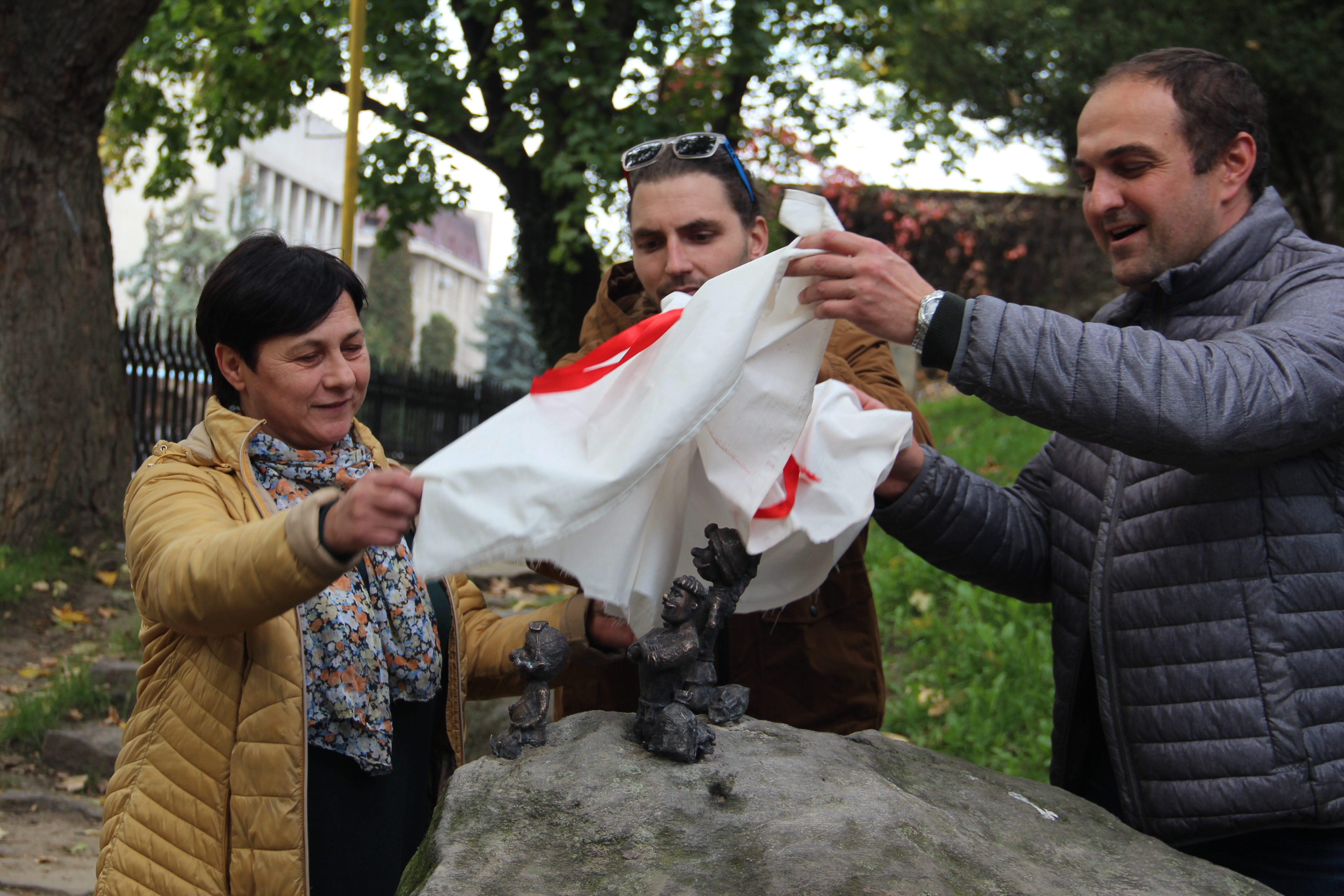 В Ужгороді відкрили міні-скульптурку на честь українських козаків і захисників