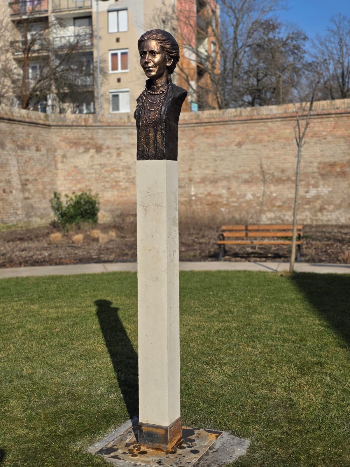 Скульптура Лесі Українки