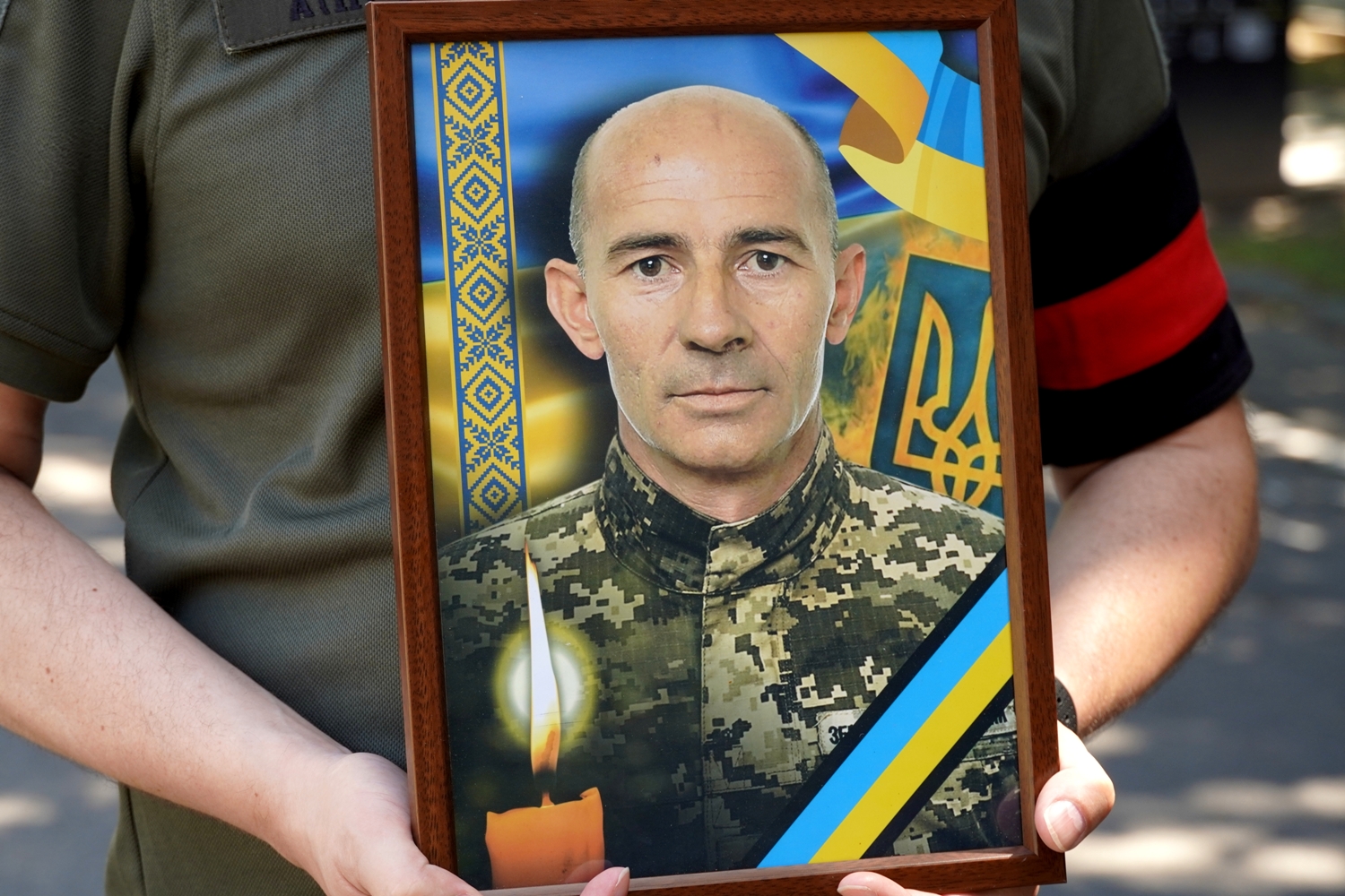 Захисник Микола Лошак
