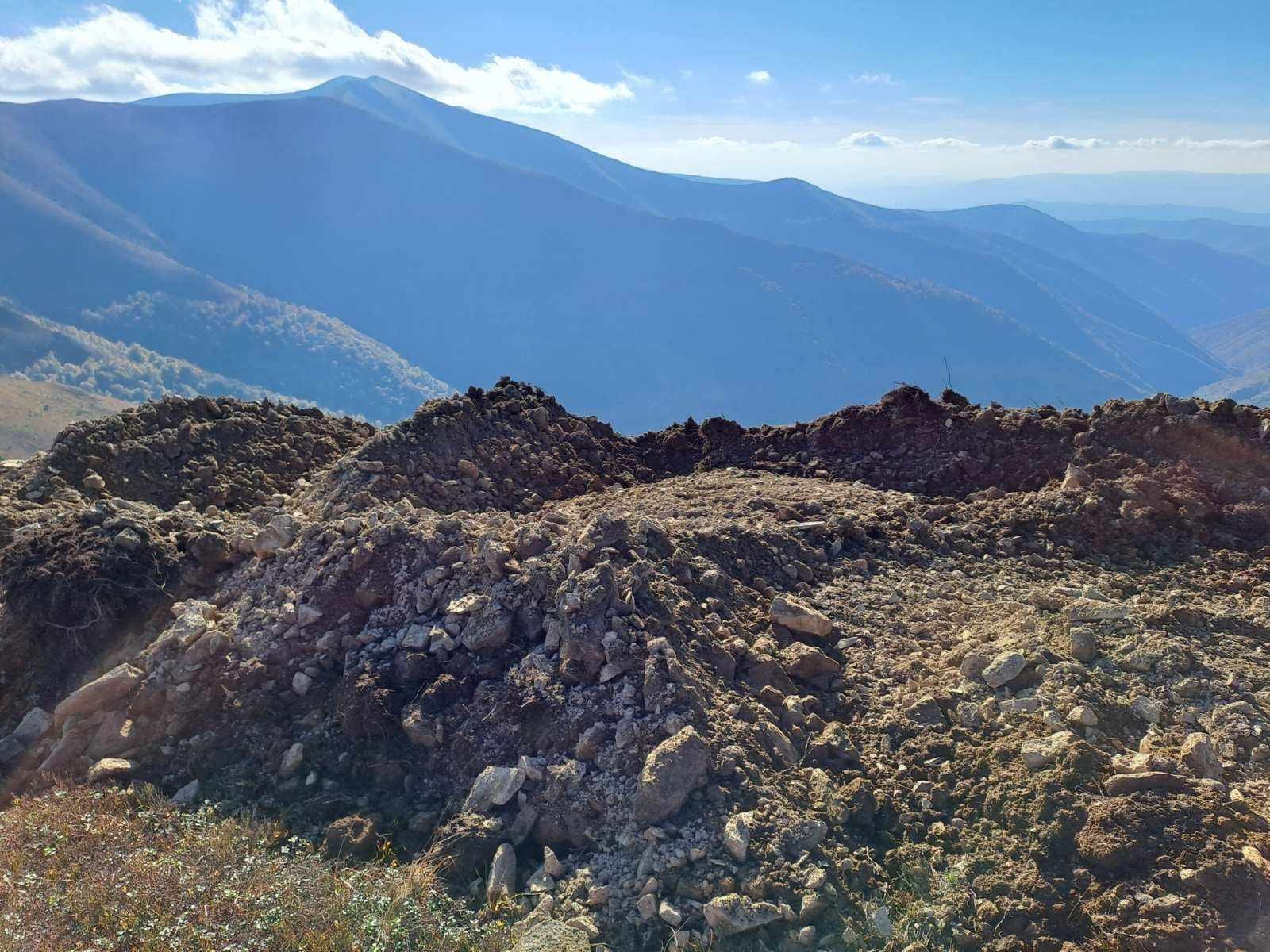 Початкові роботи для встановлення ВЕС: нова розрита дорога на хребті на Боржаві