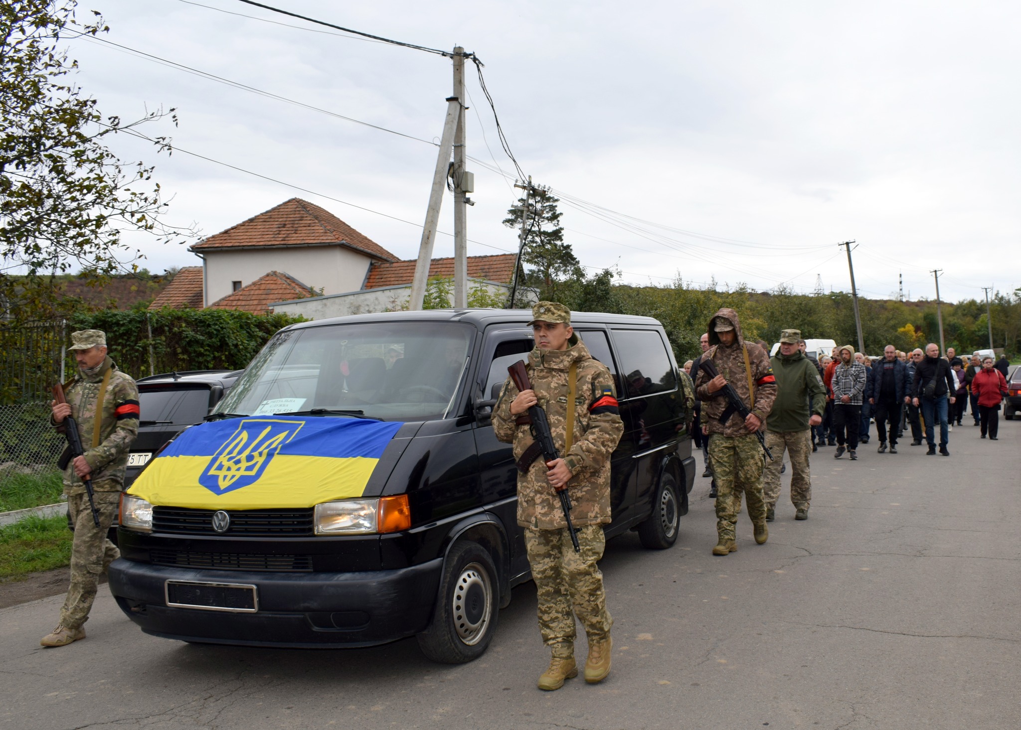 Прощання з воїном Анатолієм Лапицьким