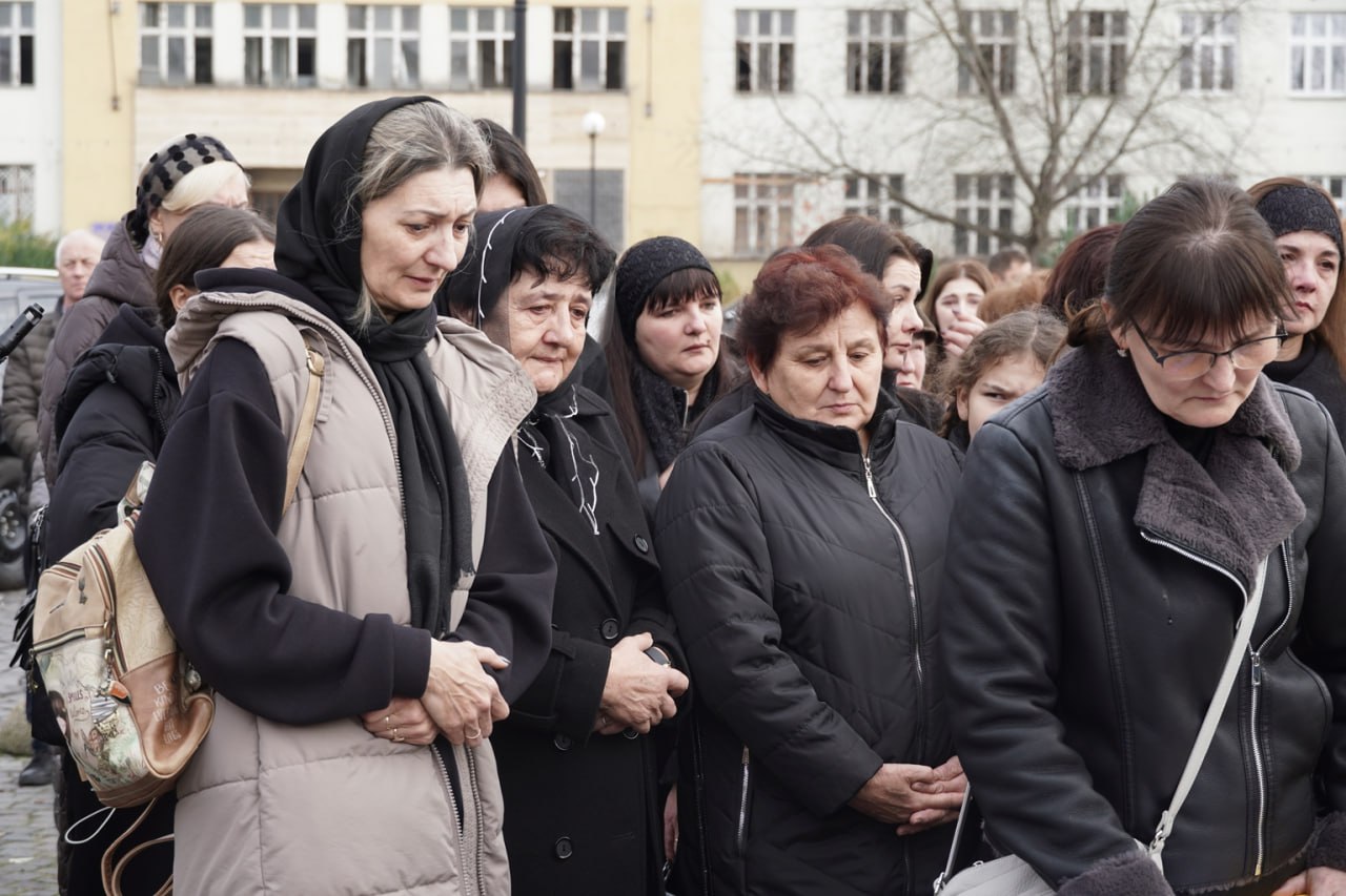 Прощання з полеглим воїном Владиславом Діусом