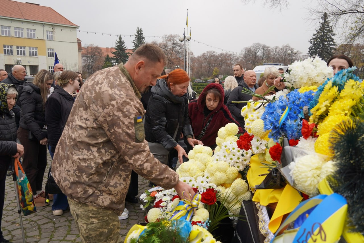 Прощання з воїном Олександром Поповичем в Ужгороді