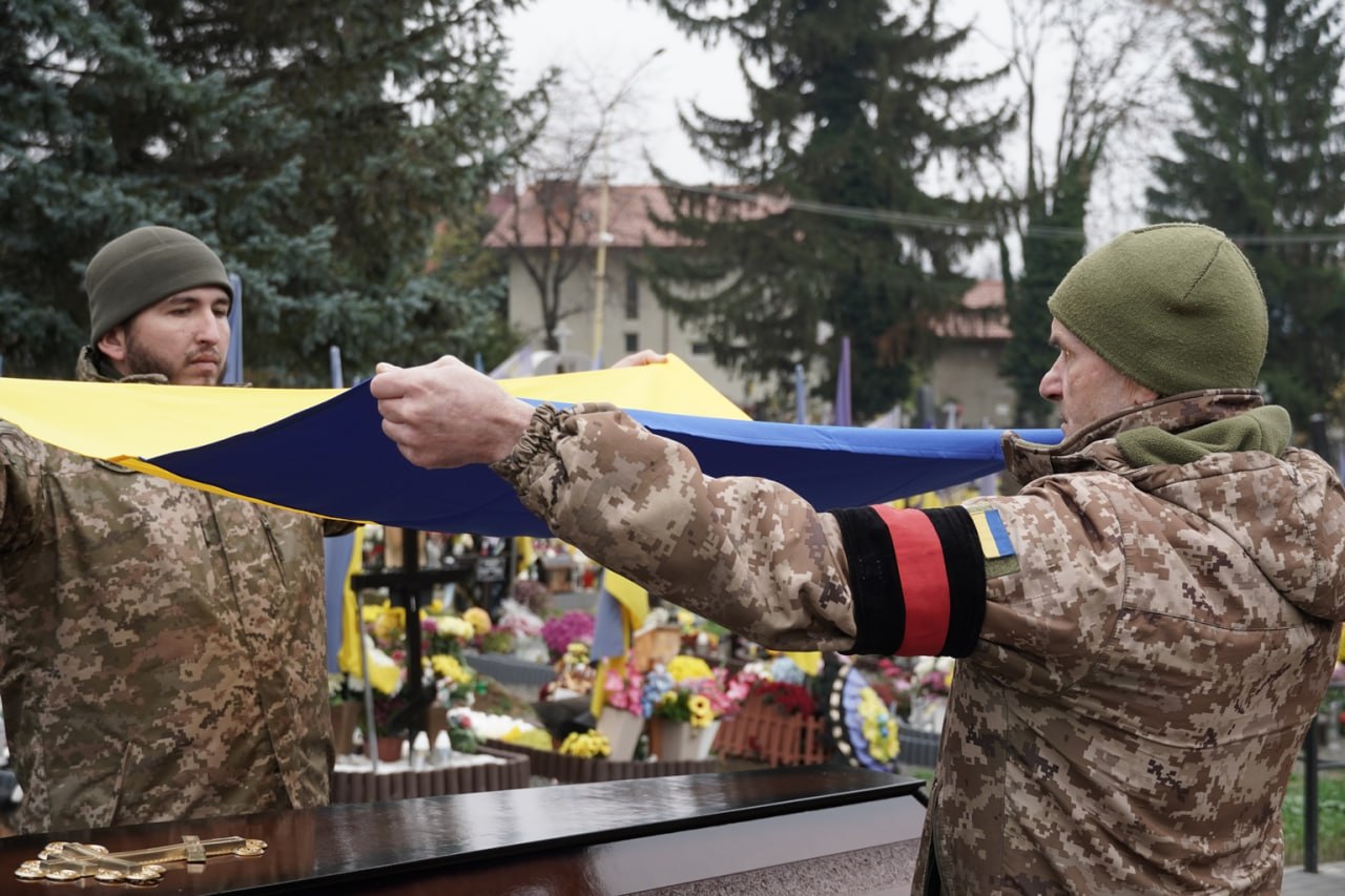 Прощання з воїном Олександром Поповичем в Ужгороді