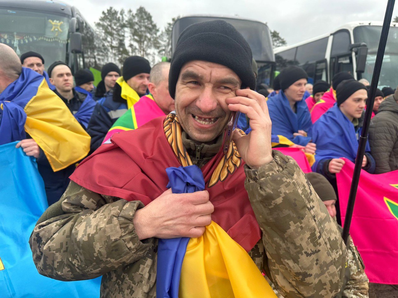 До України з російського полону повернули 200 захисників