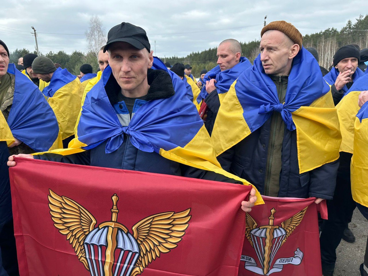 Повернені з російського полону українські захисники