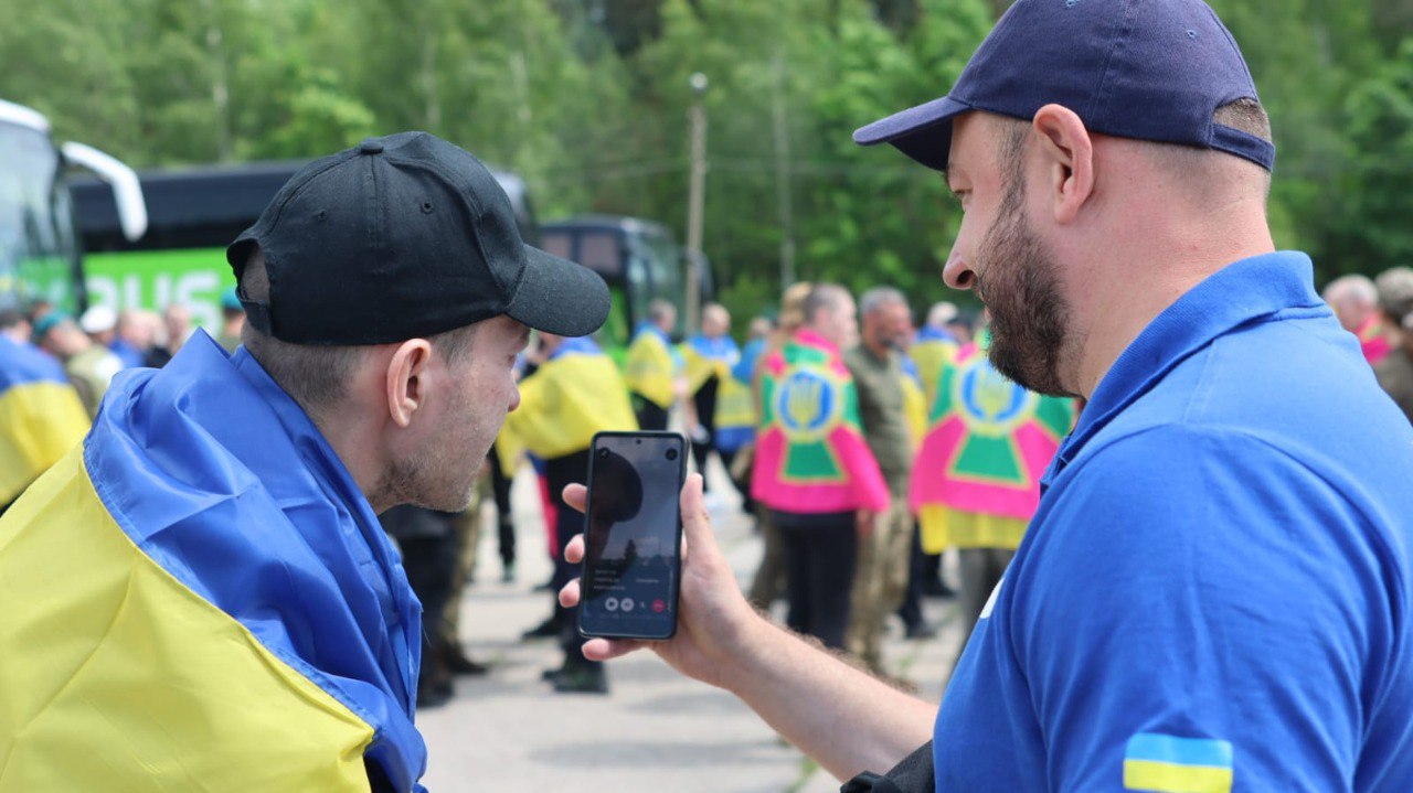 Українські військові, звільнені з російського полону