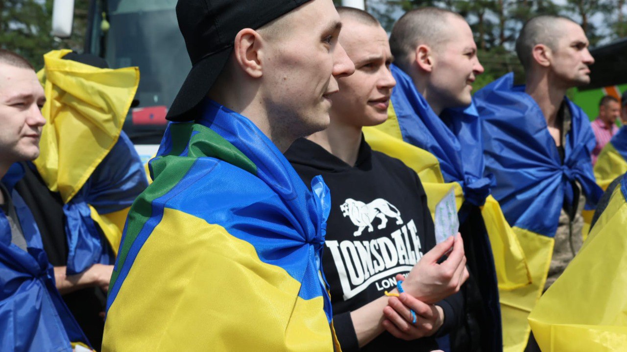 Українські військові, звільнені з російського полону