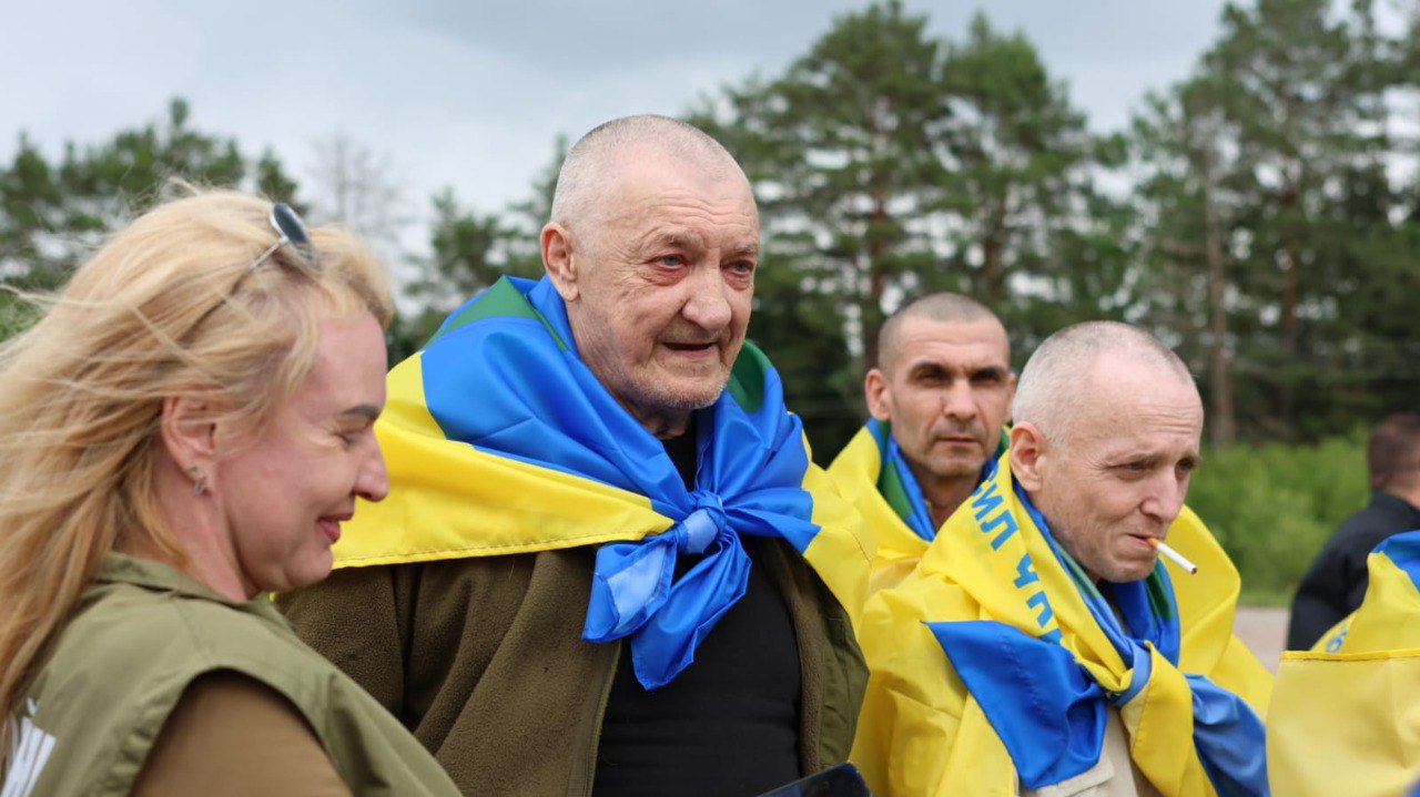 Звільнені з російського полону українські воїни