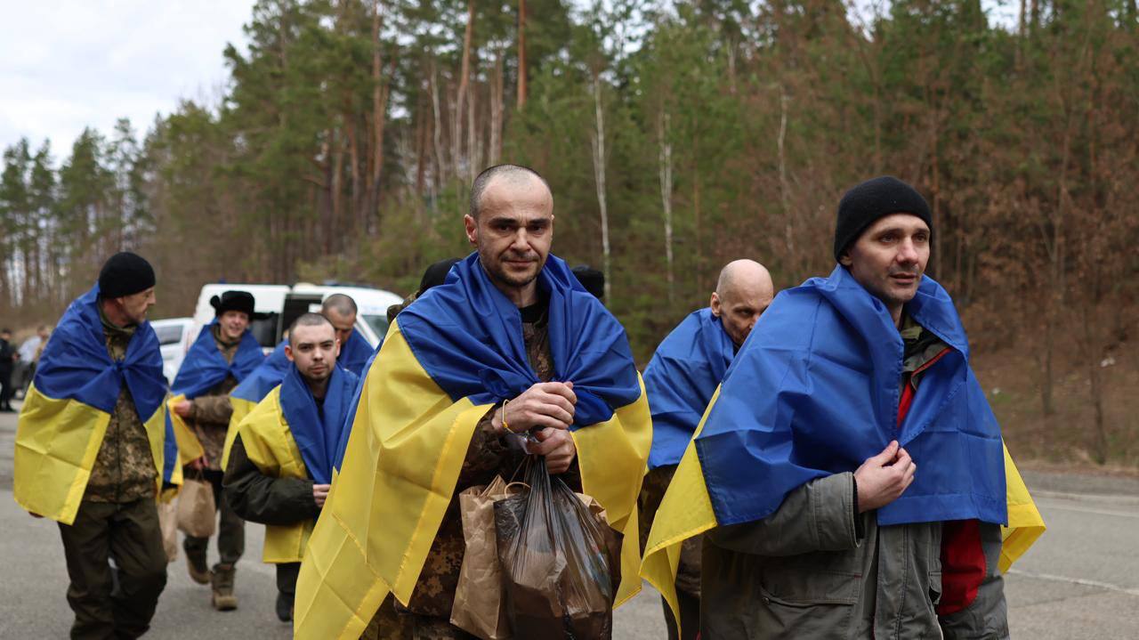 Повернення українських військових з полону