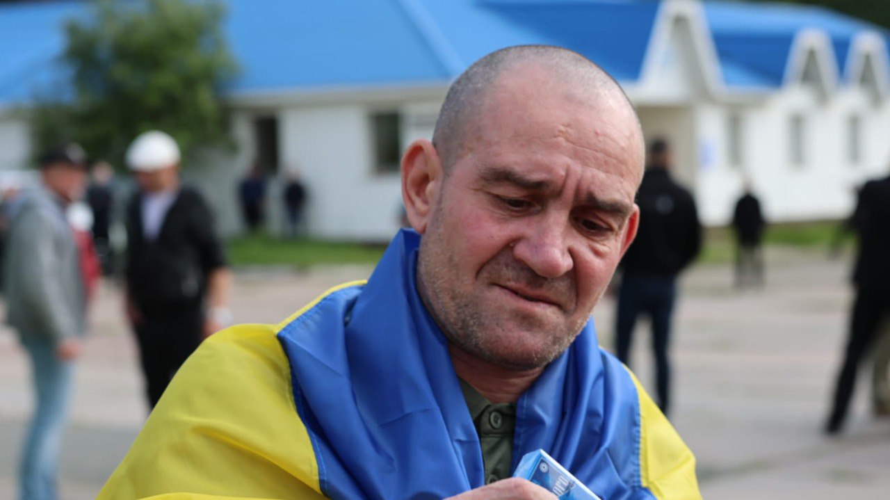 Звільнені з полону українські воїни