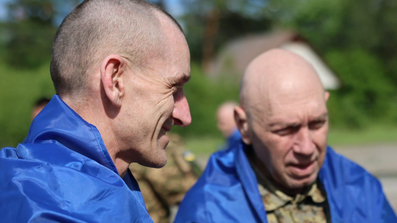 Звільнені з полону українські воїни