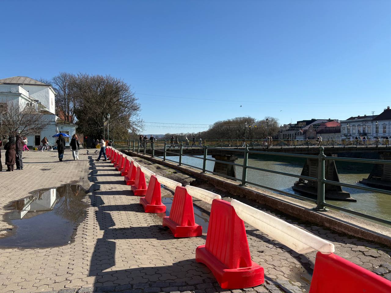 Підпірна стінка на площі Театральній