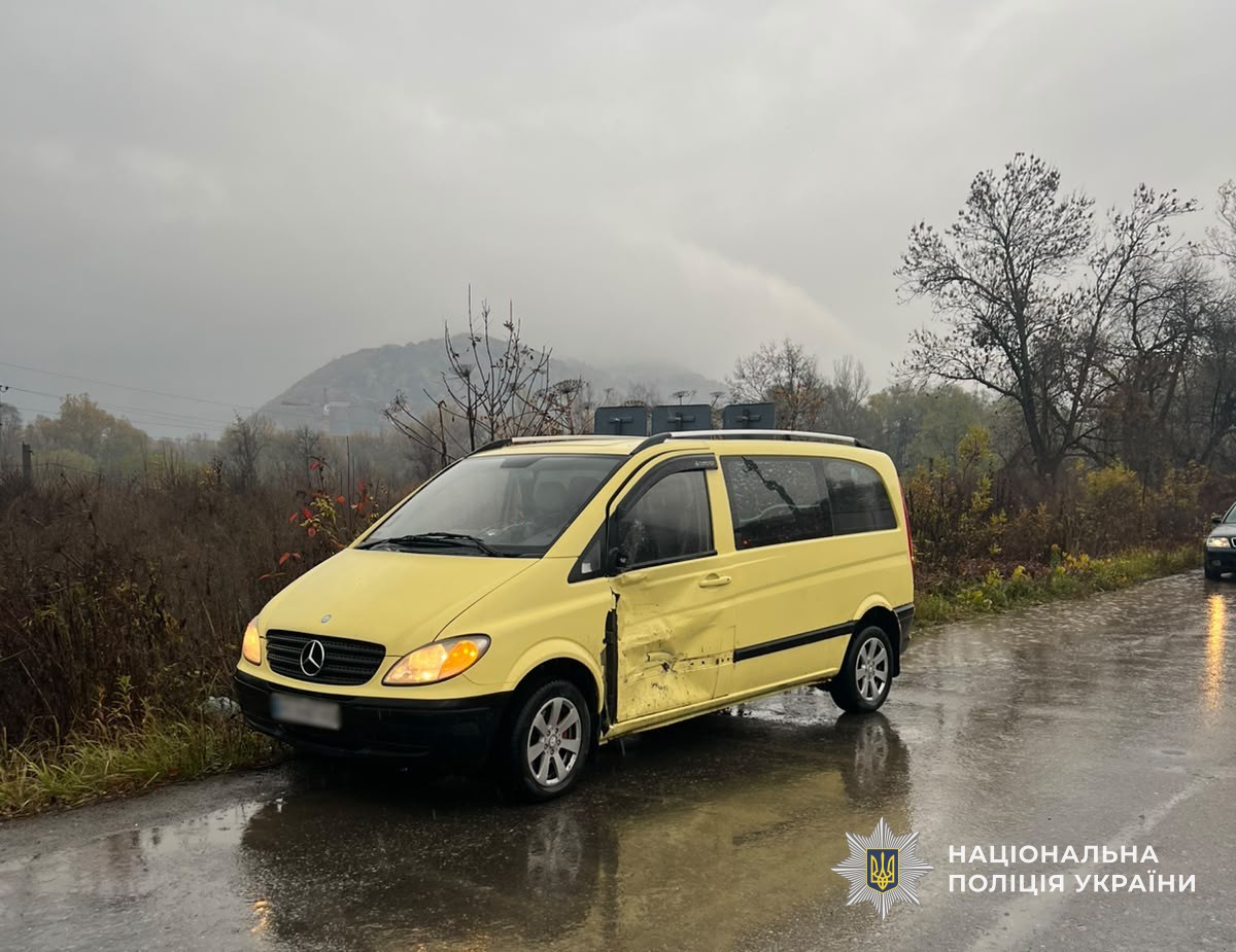 Унаслідок потрійної ДТП на Перечинщині госпіталізували 48-річного водія