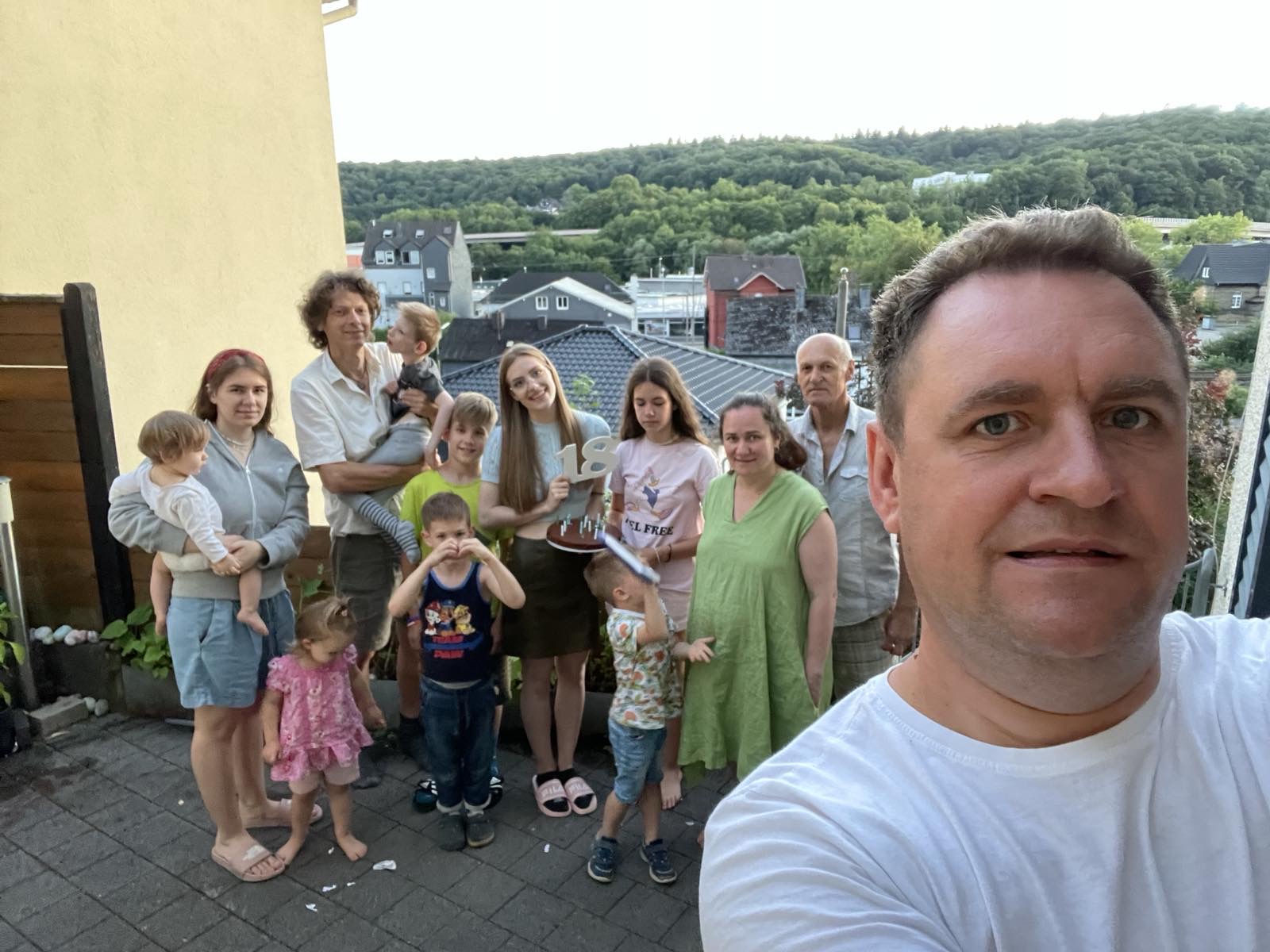 Сім'я Віолетти Ладченко під час подорожі