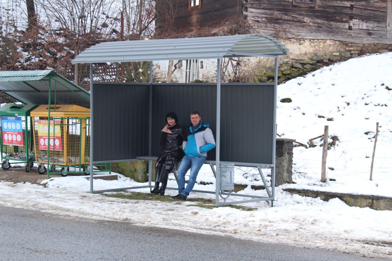 автобусна зупинка