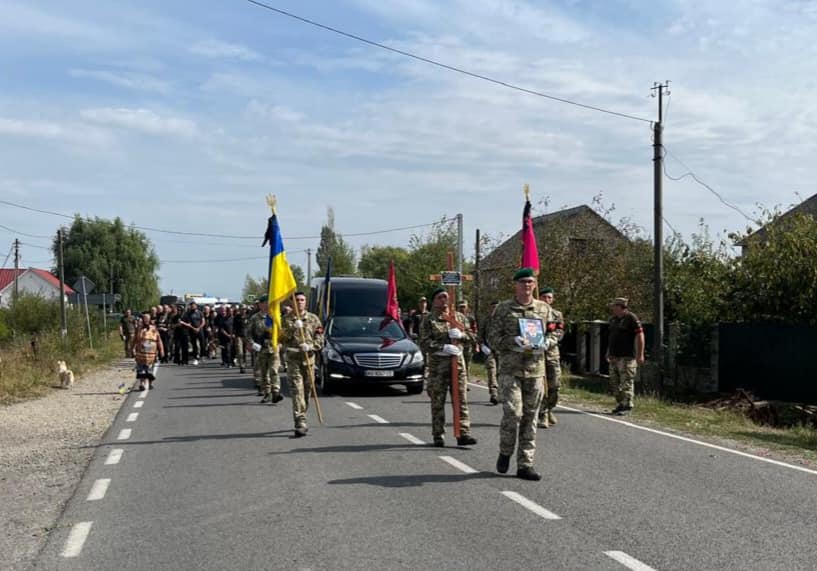 Прощання із прикордонником-захисником Леонідом Титоненком у селі Демечі