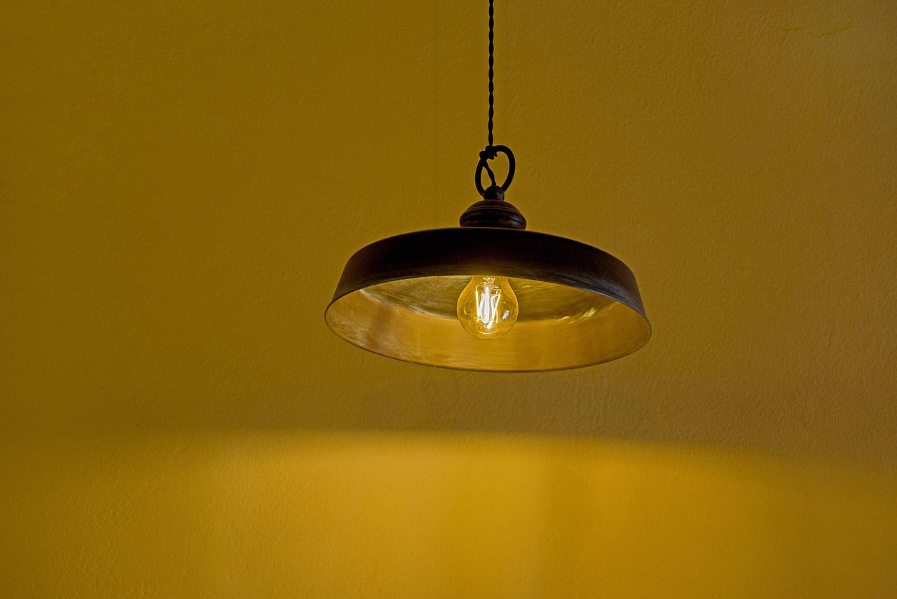 Лампа, світло