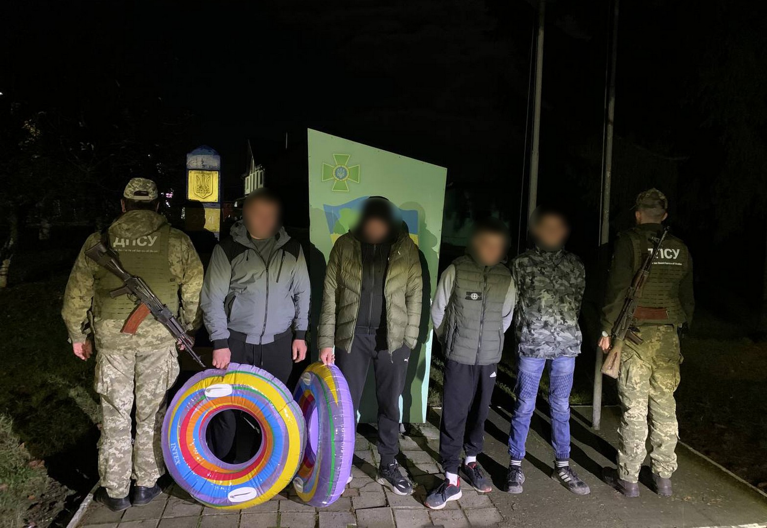 Хлопці хотіли підзаробити, взявши по 100 доларів з ухилянта 