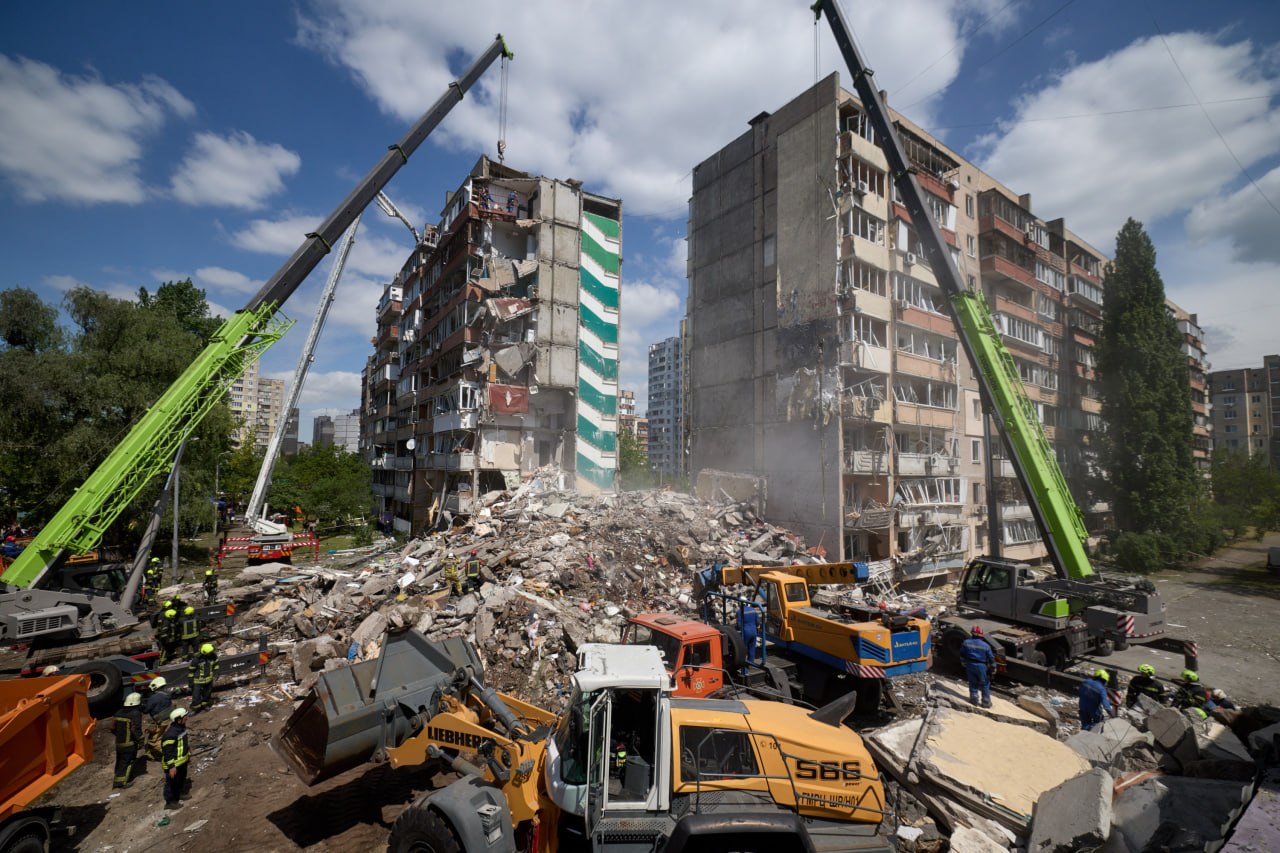 Наслідки російської атаки у Києві 14 травня