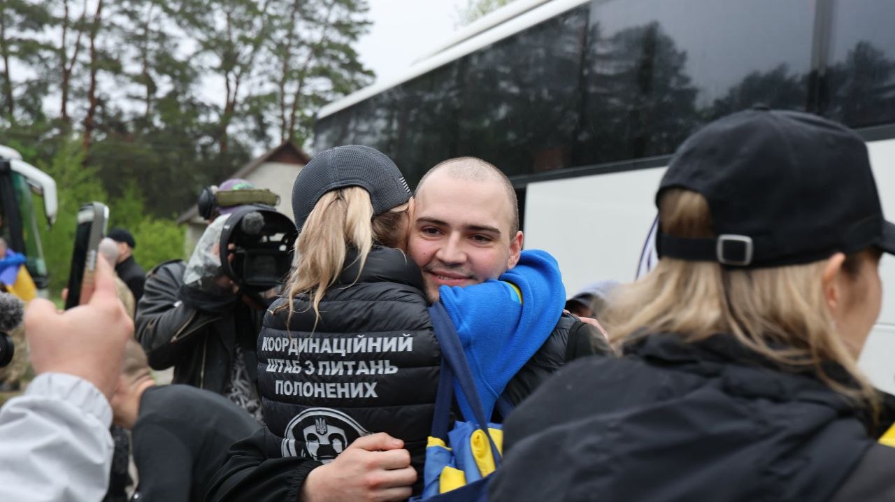Звільнені з полону українські захисники