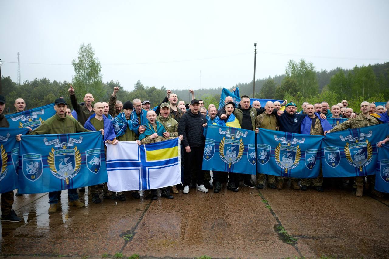 Звільнені з полону захисники