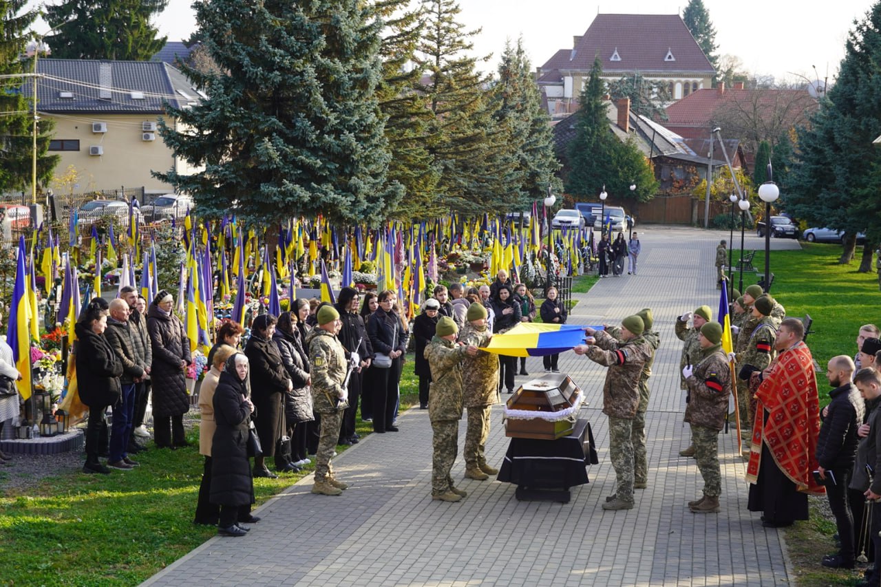 Прощання з полеглим воїном Владиславом Діусом
