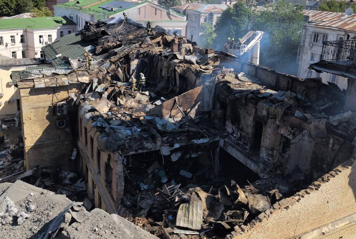 Наслідки російського обстрілу в Києві