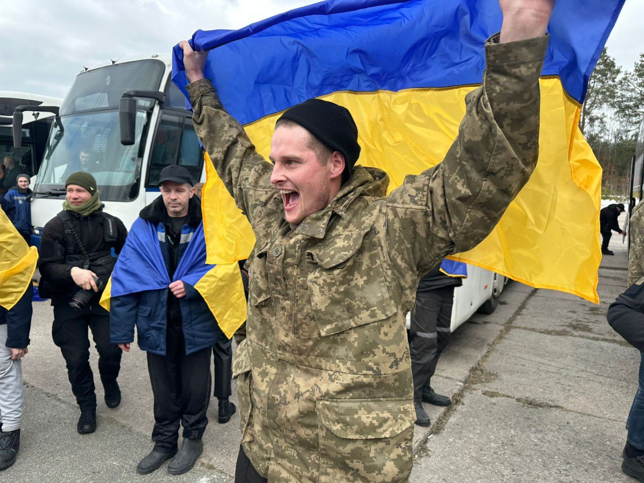 Повернені з російського полону українські захисники