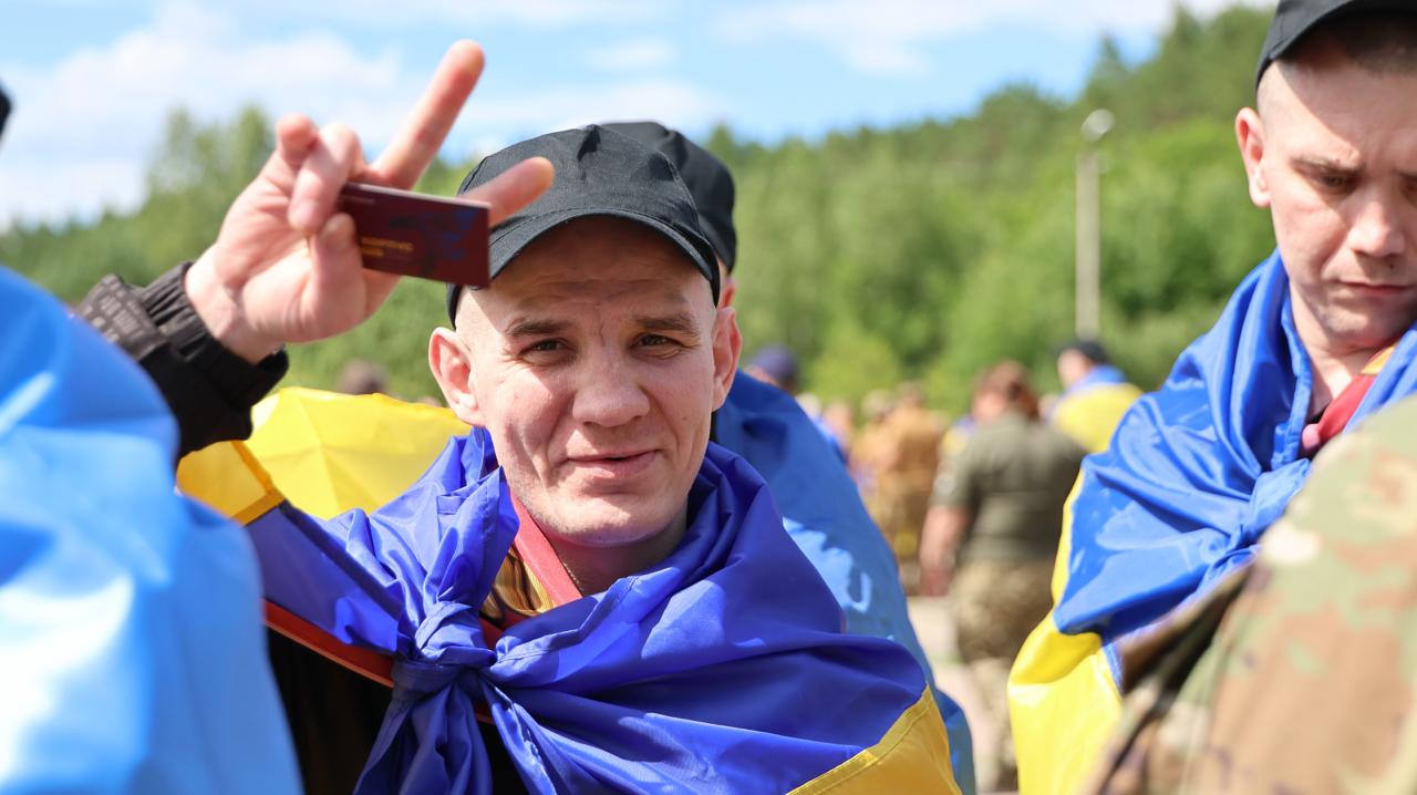 З російського полону до України повернулися 160 захисників